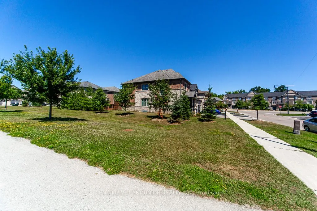 70 Prairie Creek Crescent