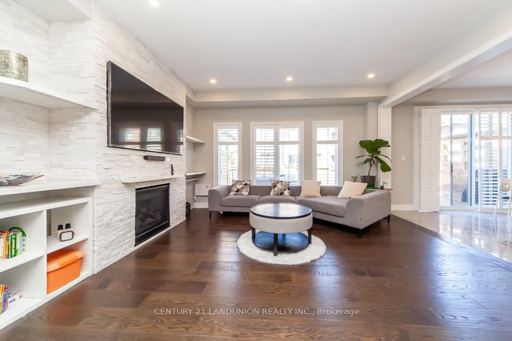70 Prairie Creek Crescent