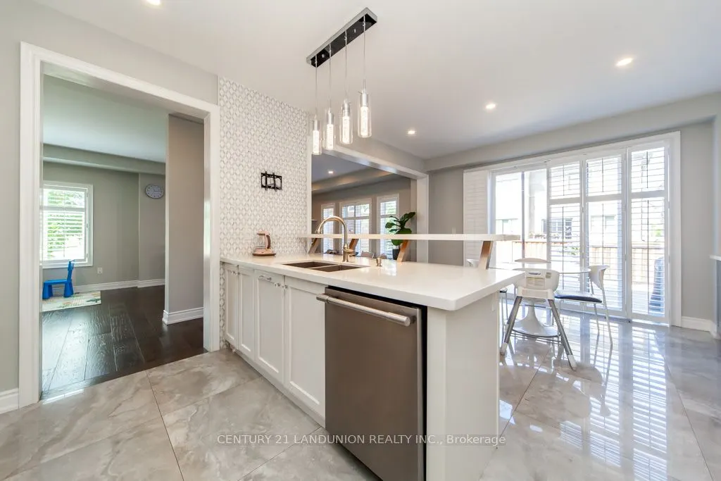 70 Prairie Creek Crescent