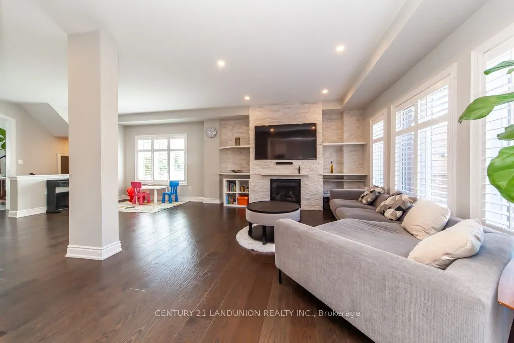 70 Prairie Creek Crescent