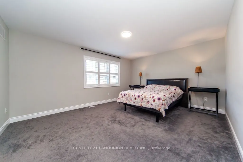 70 Prairie Creek Crescent
