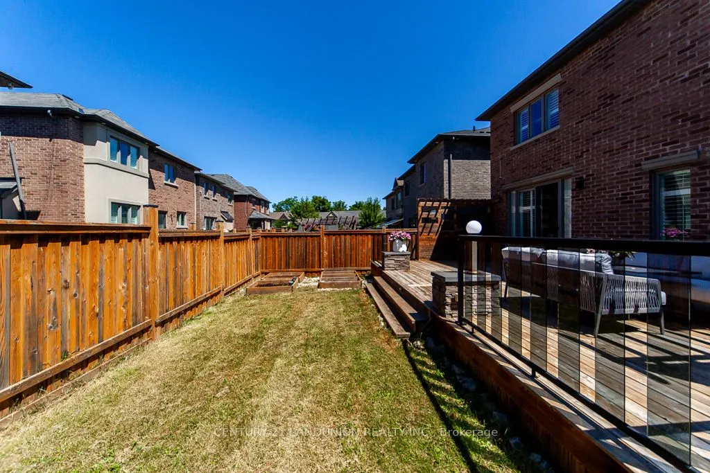 70 Prairie Creek Crescent
