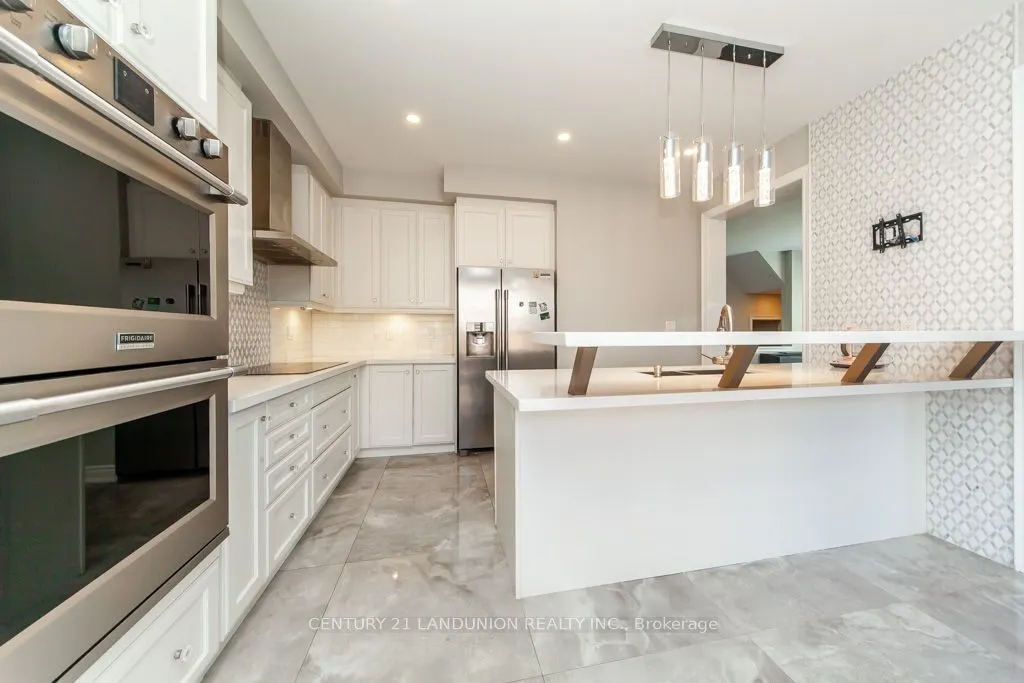 70 Prairie Creek Crescent