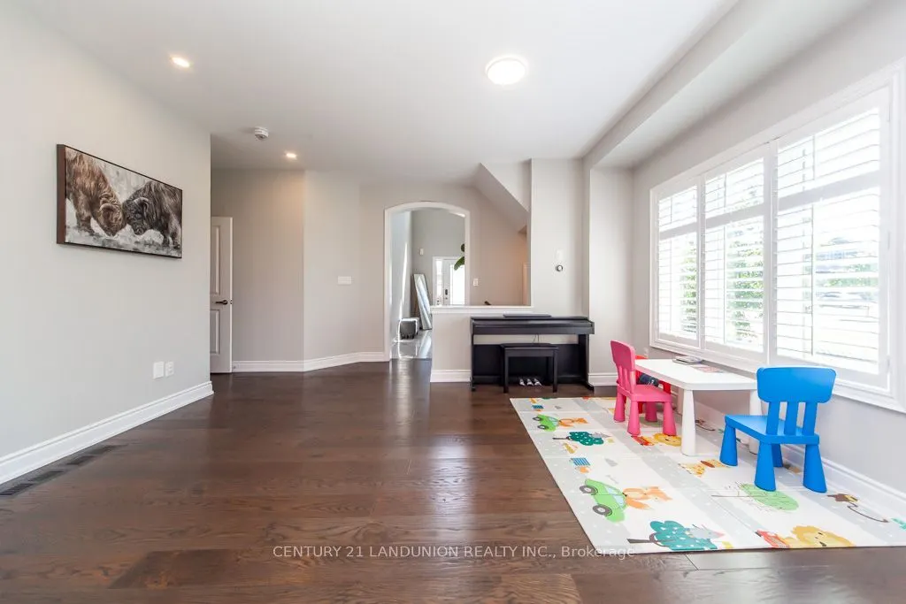 70 Prairie Creek Crescent