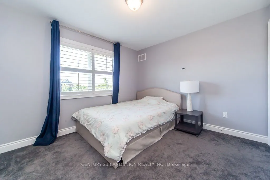 70 Prairie Creek Crescent