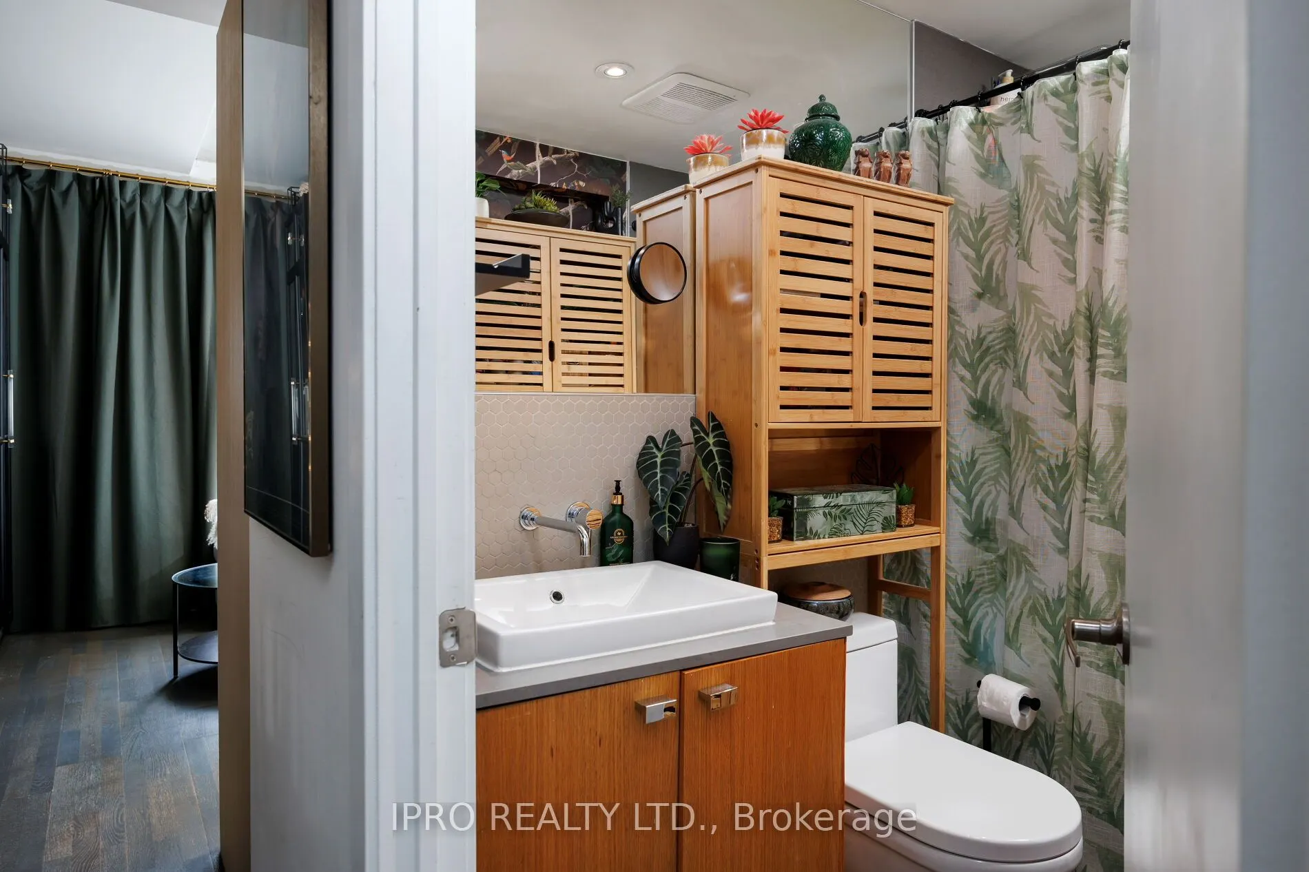51 Lady Bank Road, #203