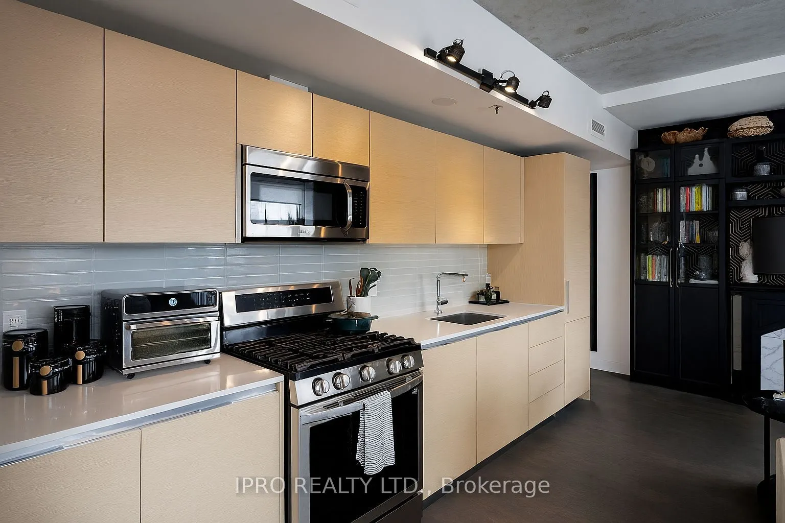 51 Lady Bank Road, #203