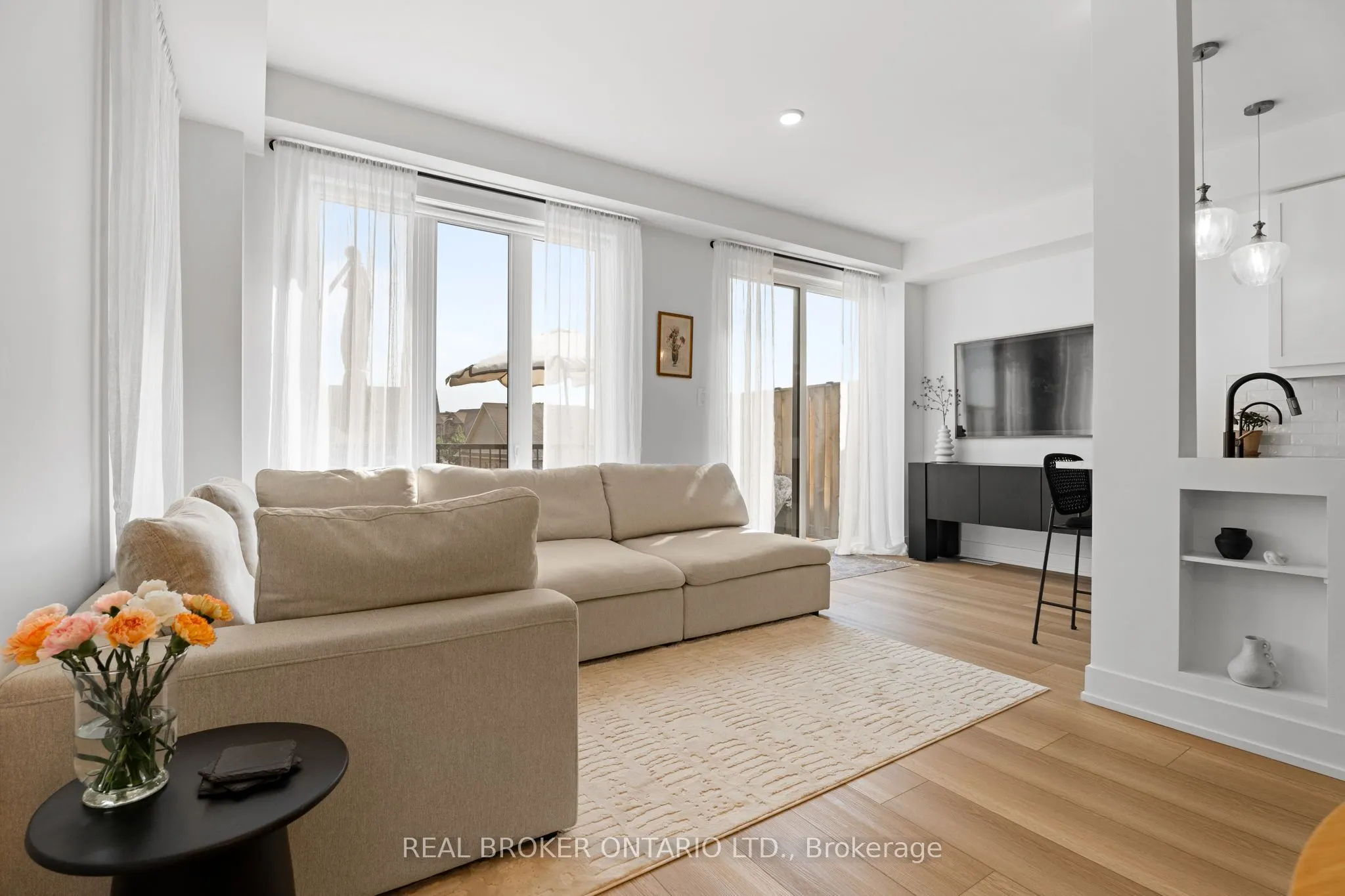 690 Broadway, #22