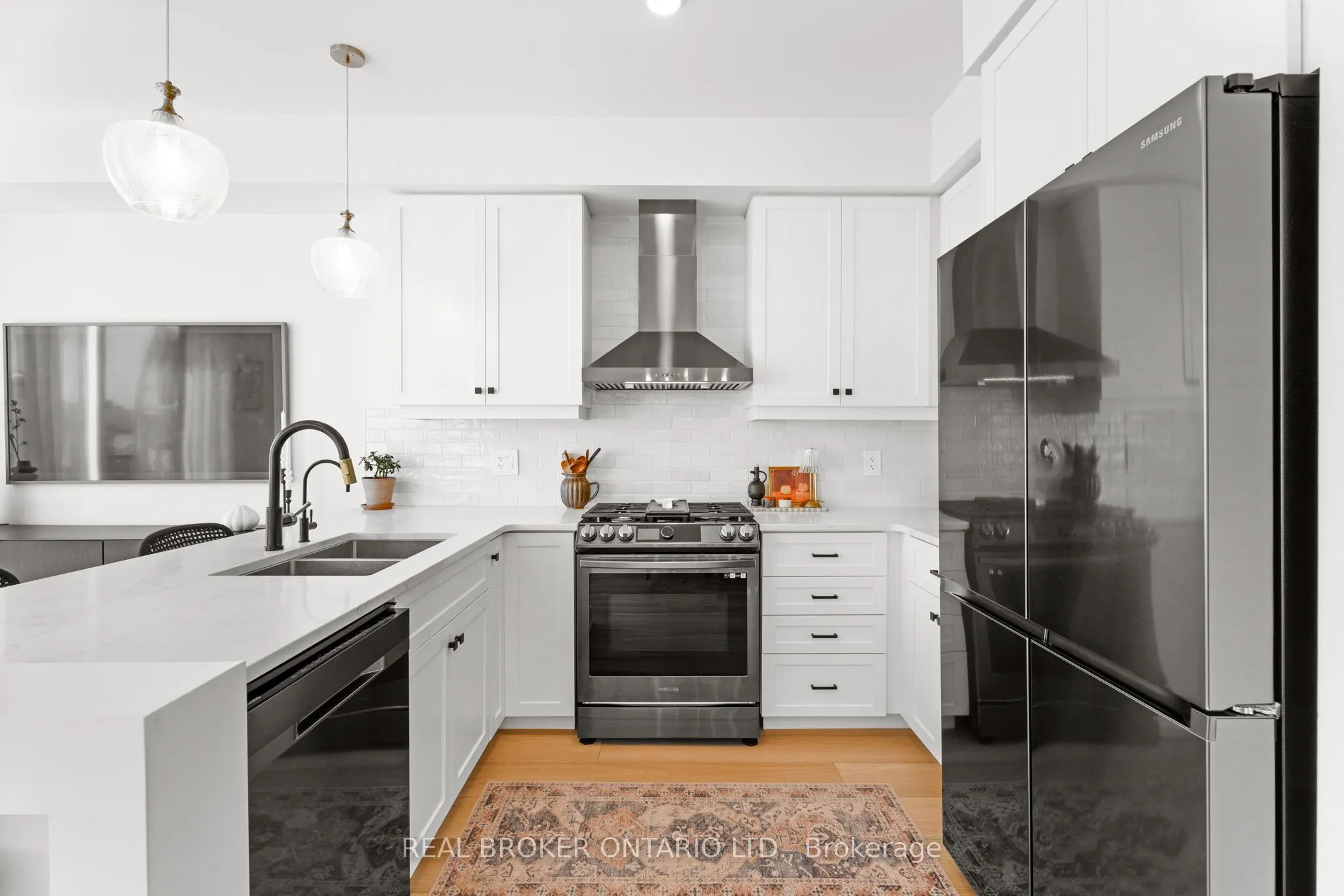 690 Broadway, #22