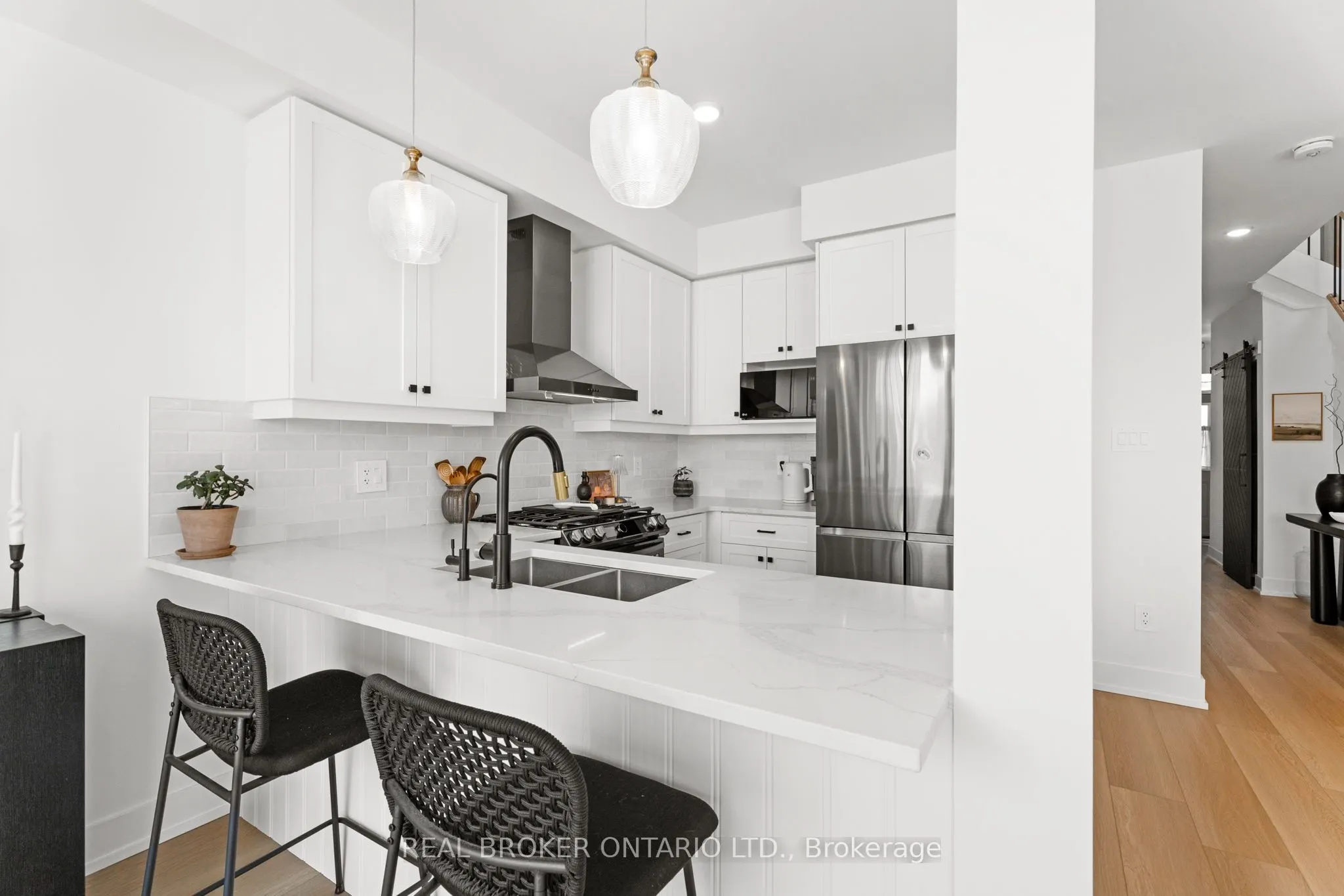 690 Broadway, #22