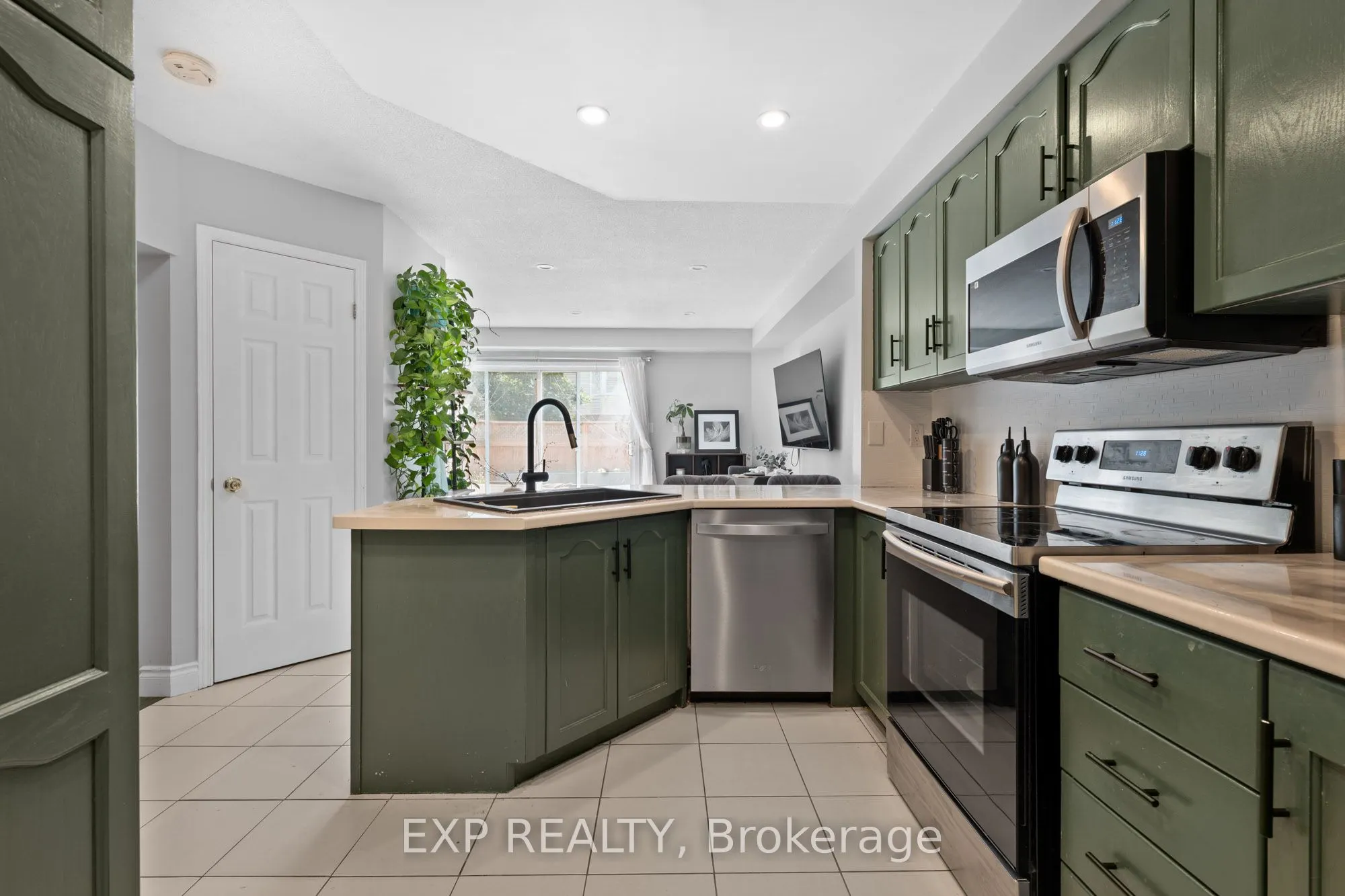 2025 Cleaver Avenue, #31