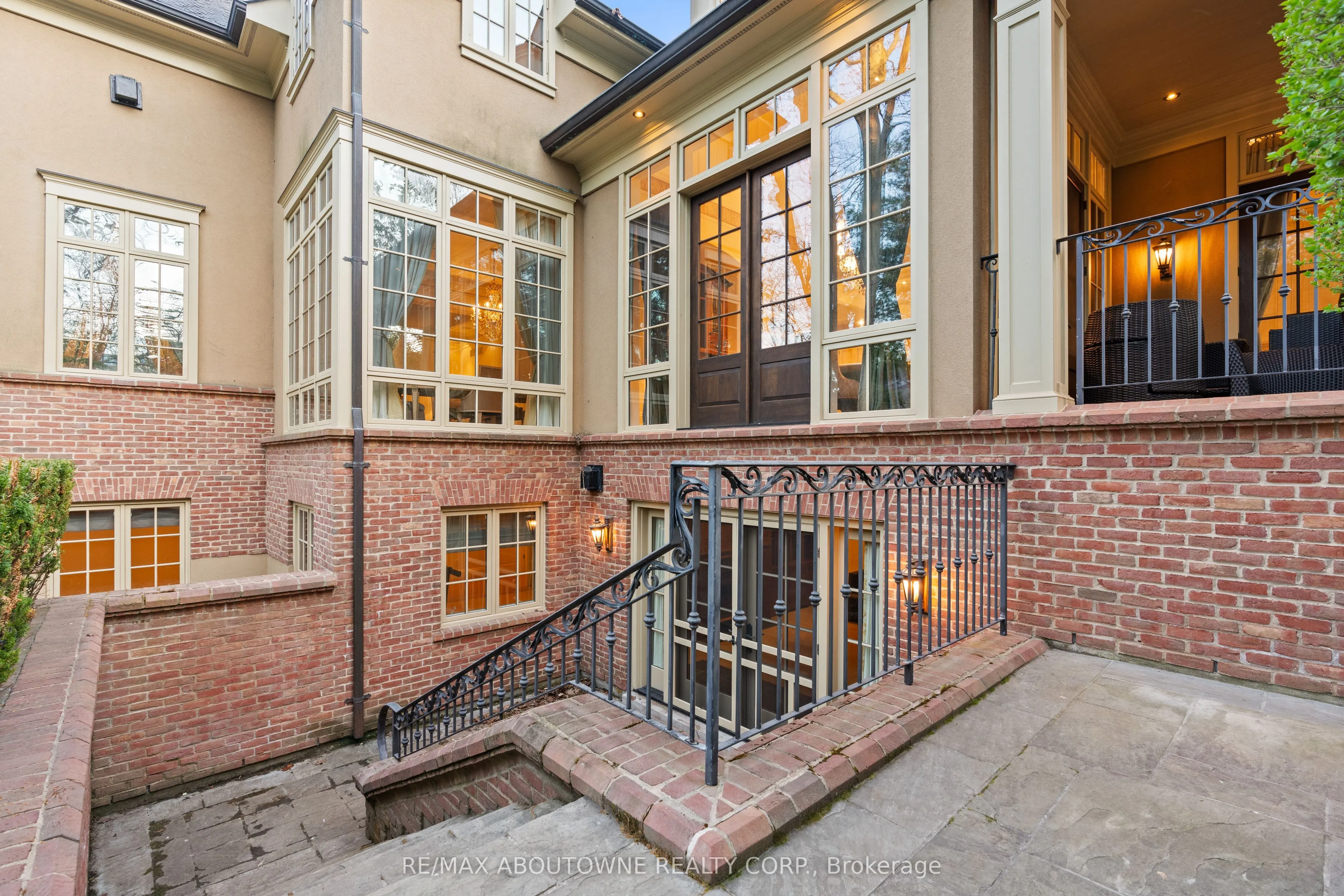 1081 Argyle Drive