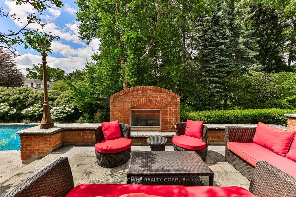 1081 Argyle Drive