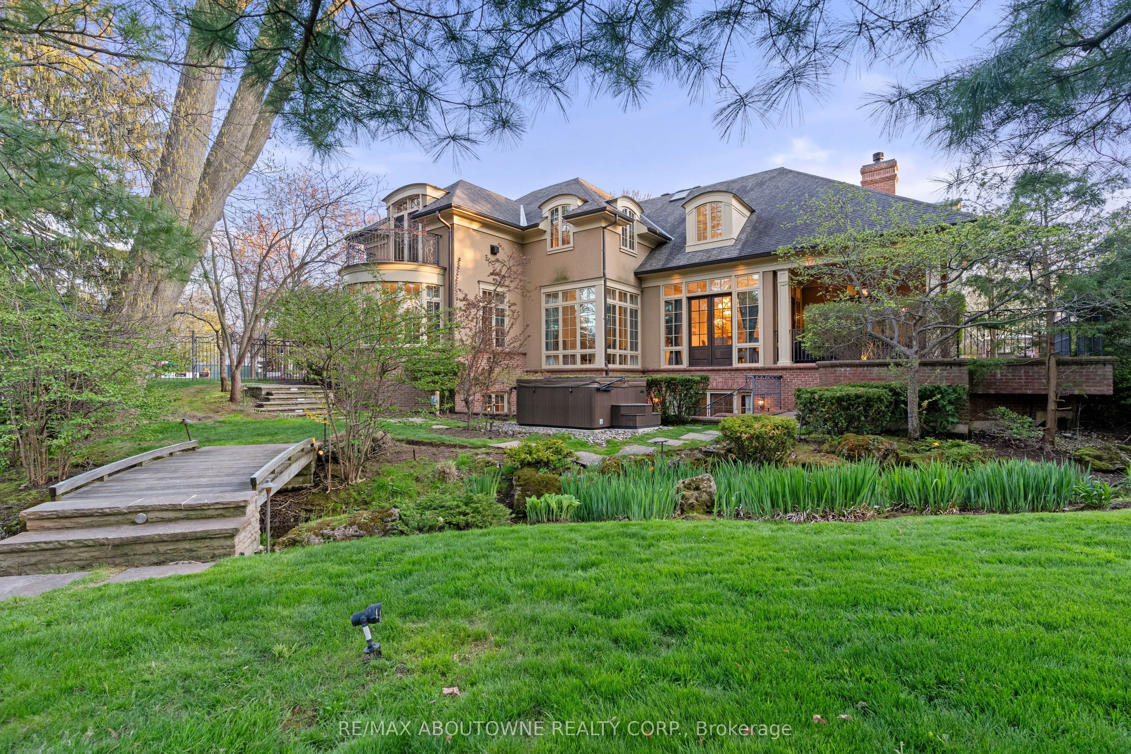1081 Argyle Drive