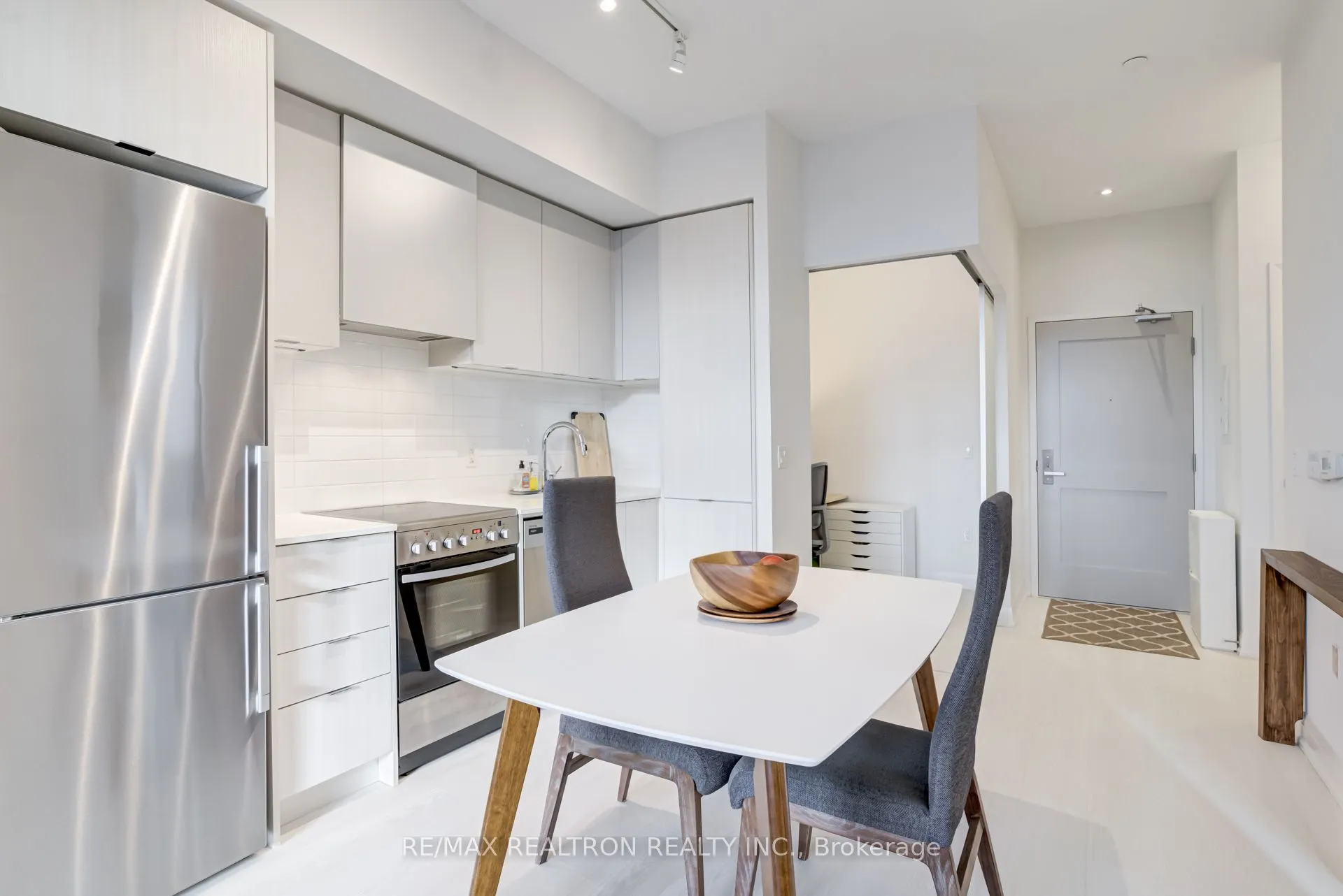10 Gibbs Road, #321