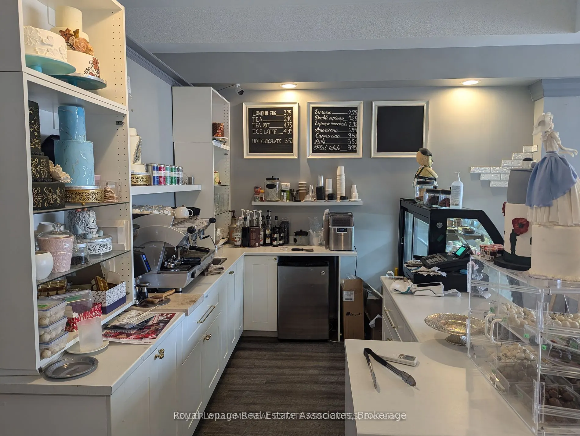 233 Lakeshore Road E