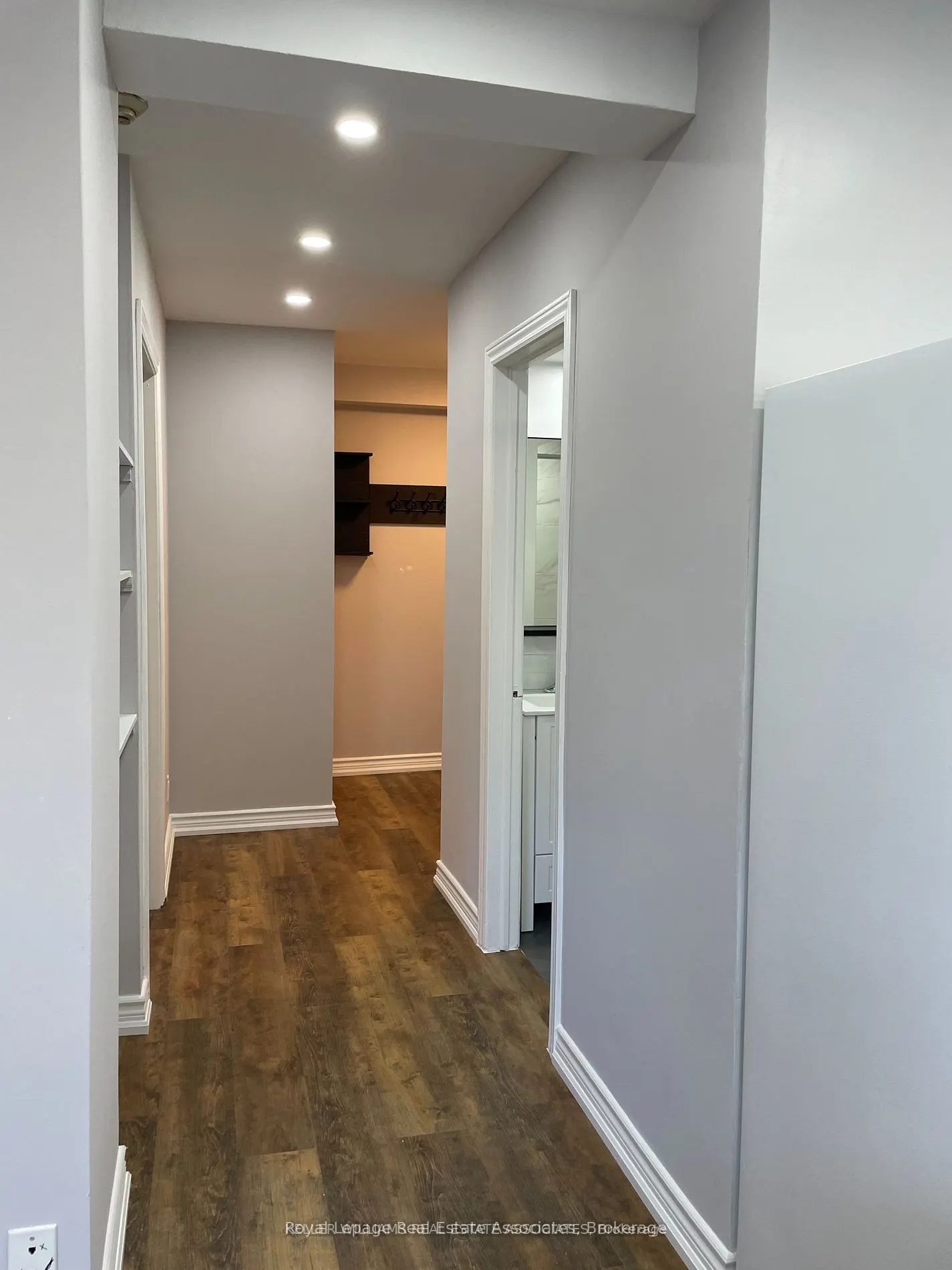 233 Lakeshore Road E