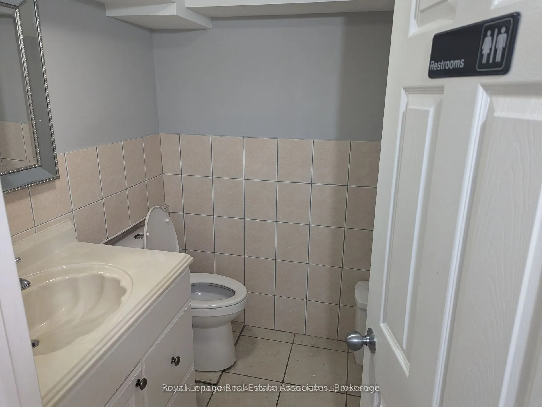 233 Lakeshore Road E