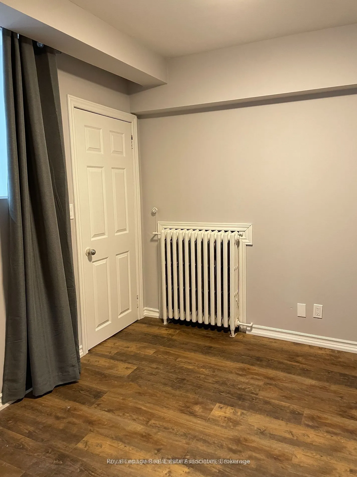 233 Lakeshore Road E