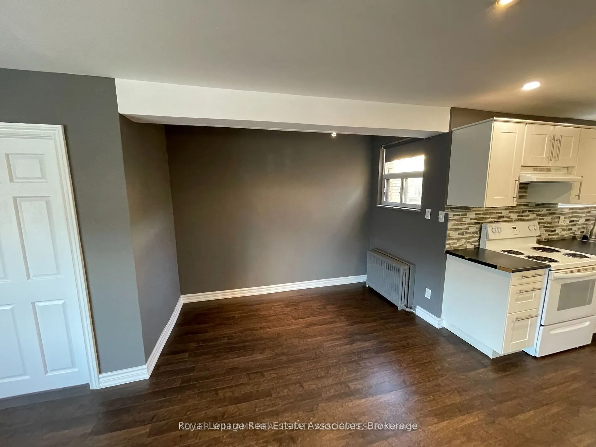 233 Lakeshore Road E