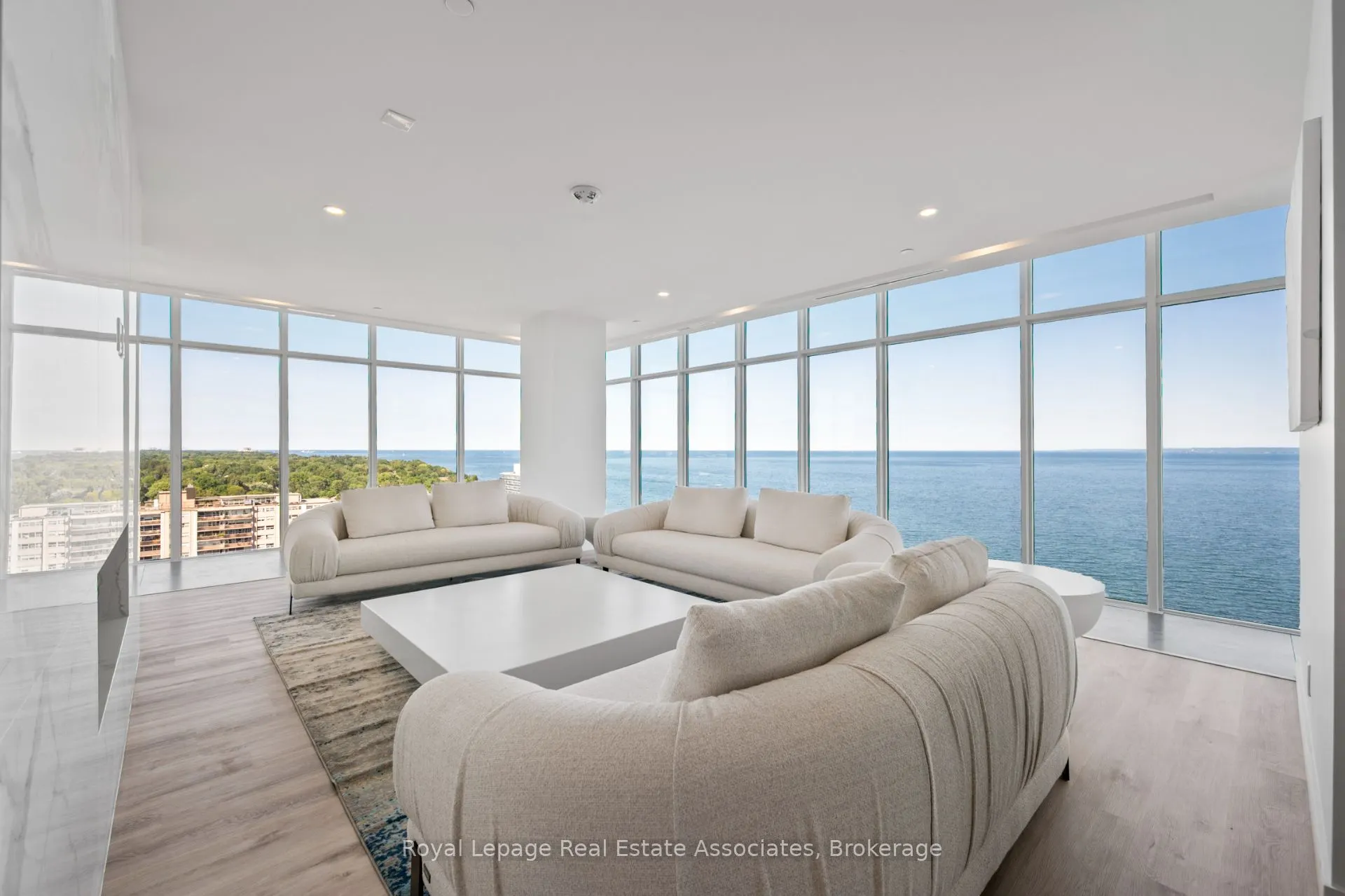 370 Martha Street, #602