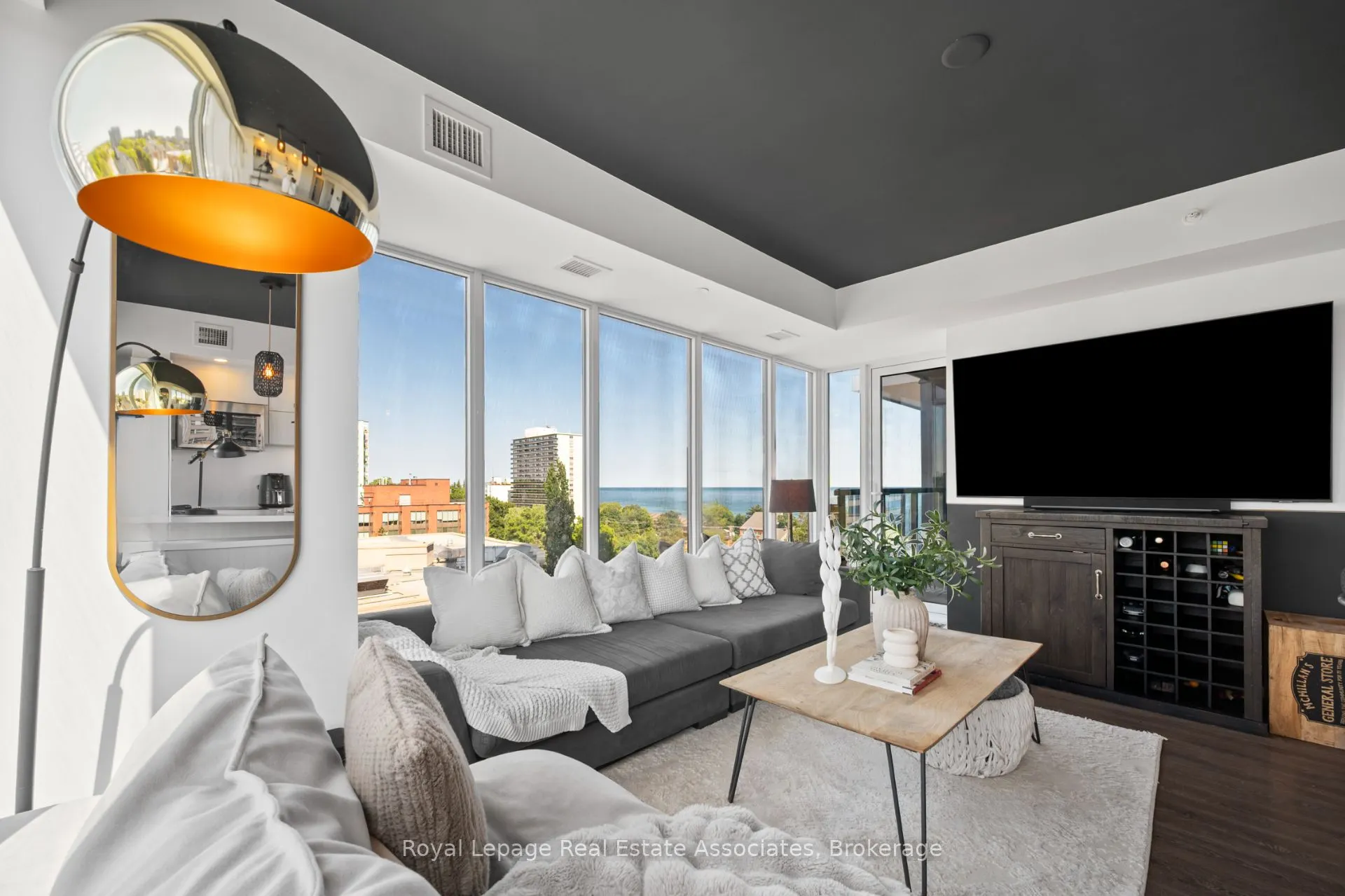 370 Martha Street, #602