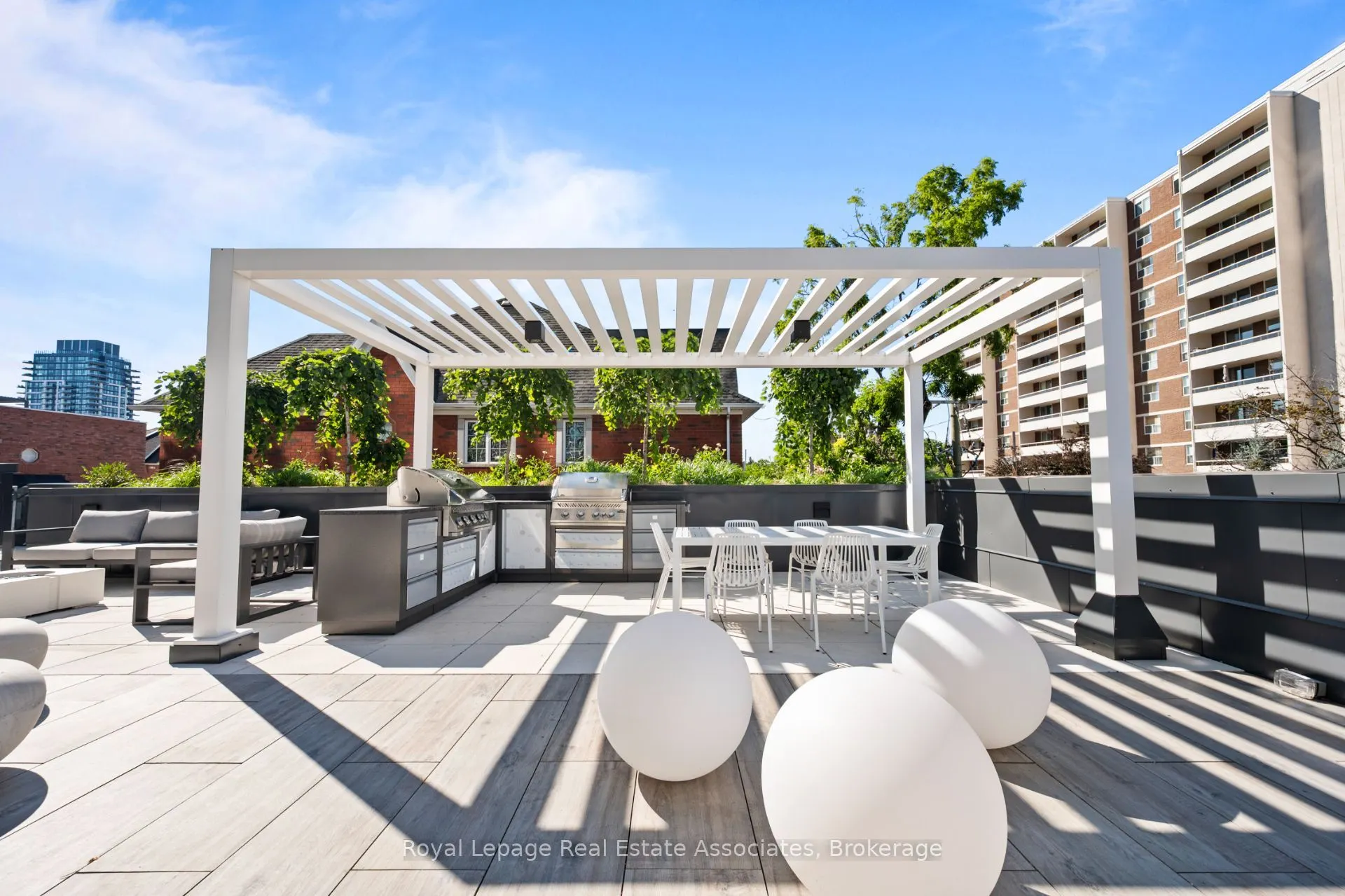 370 Martha Street, #602