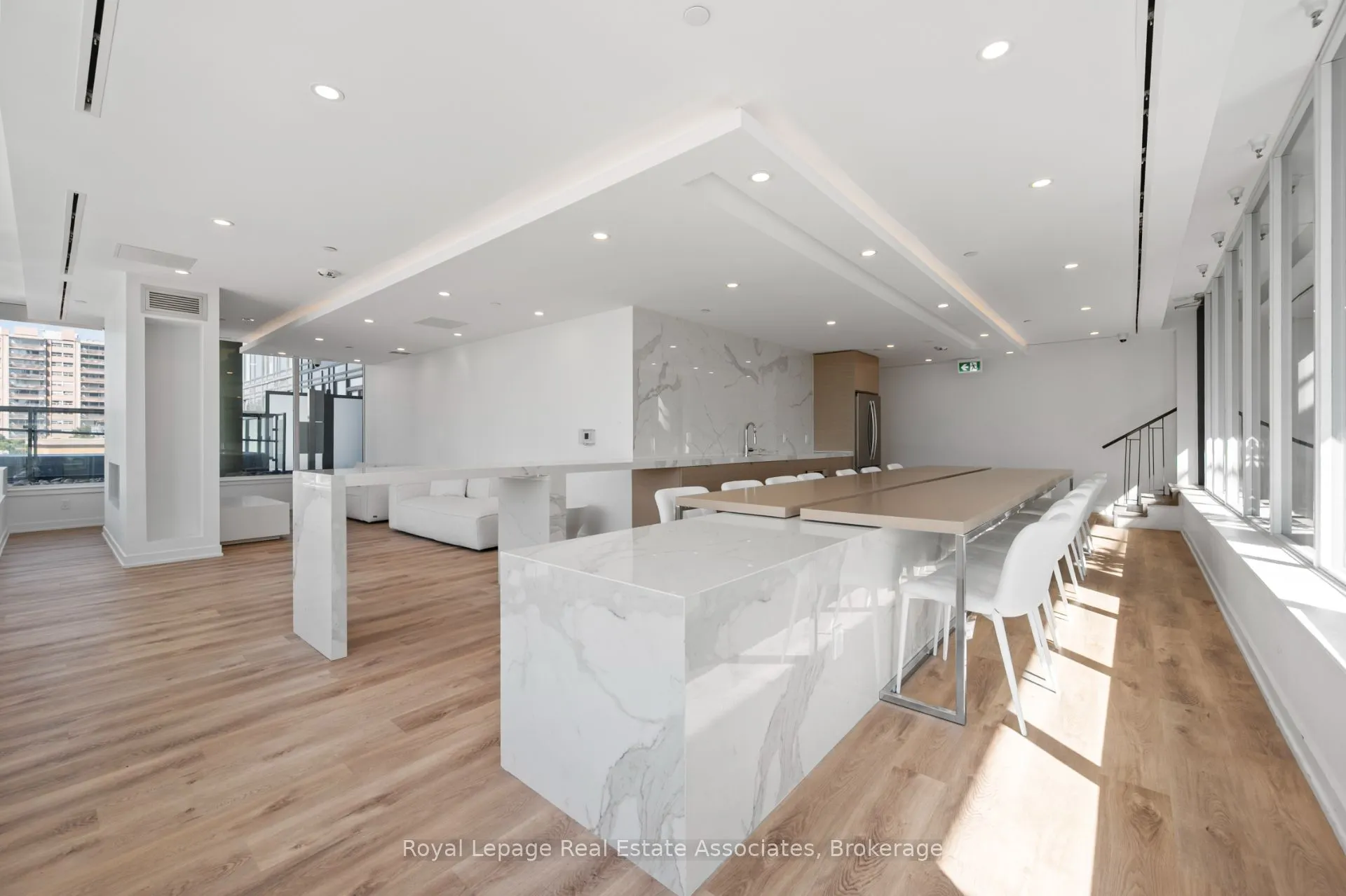 370 Martha Street, #602