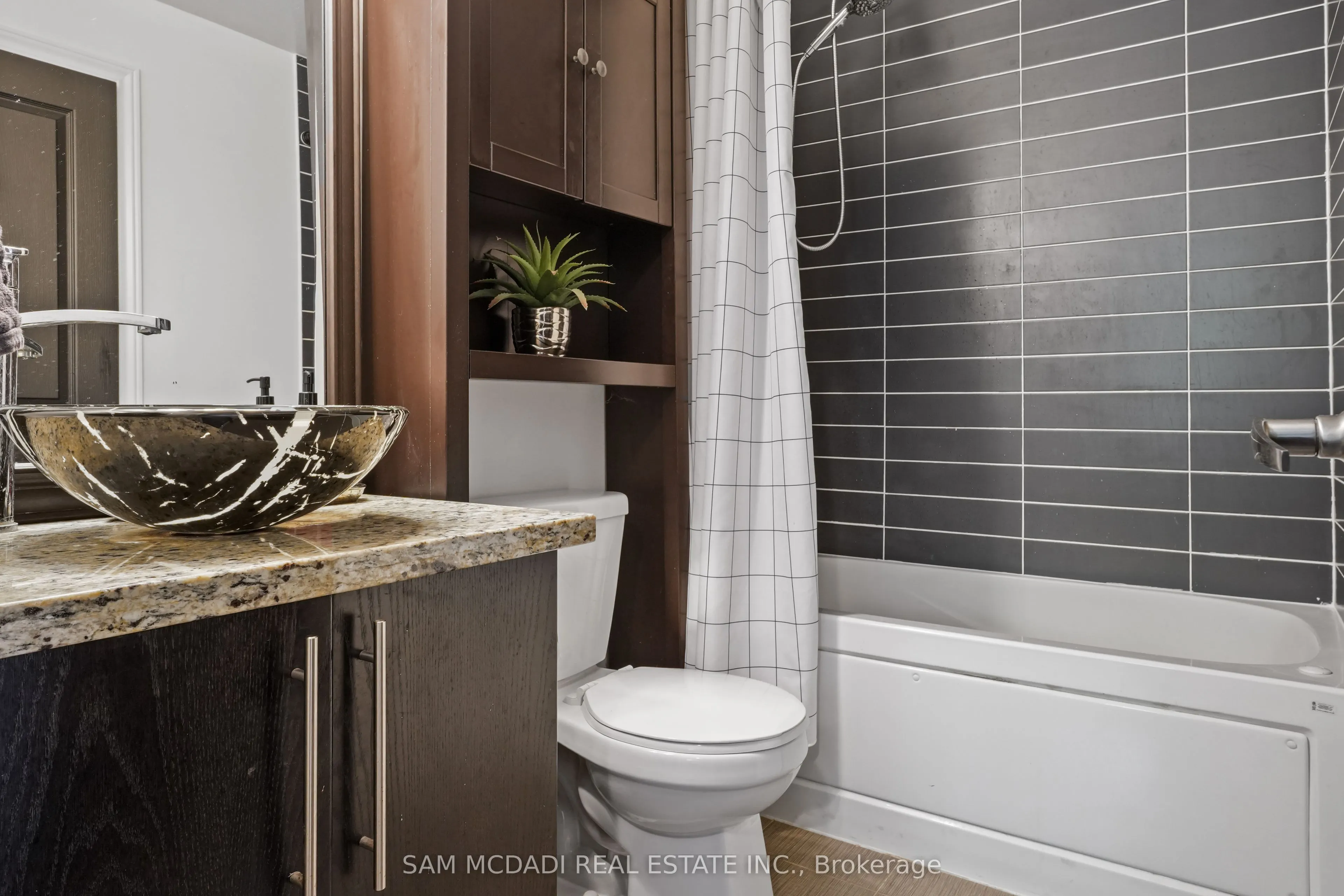 570 Lolita Gardens, #131