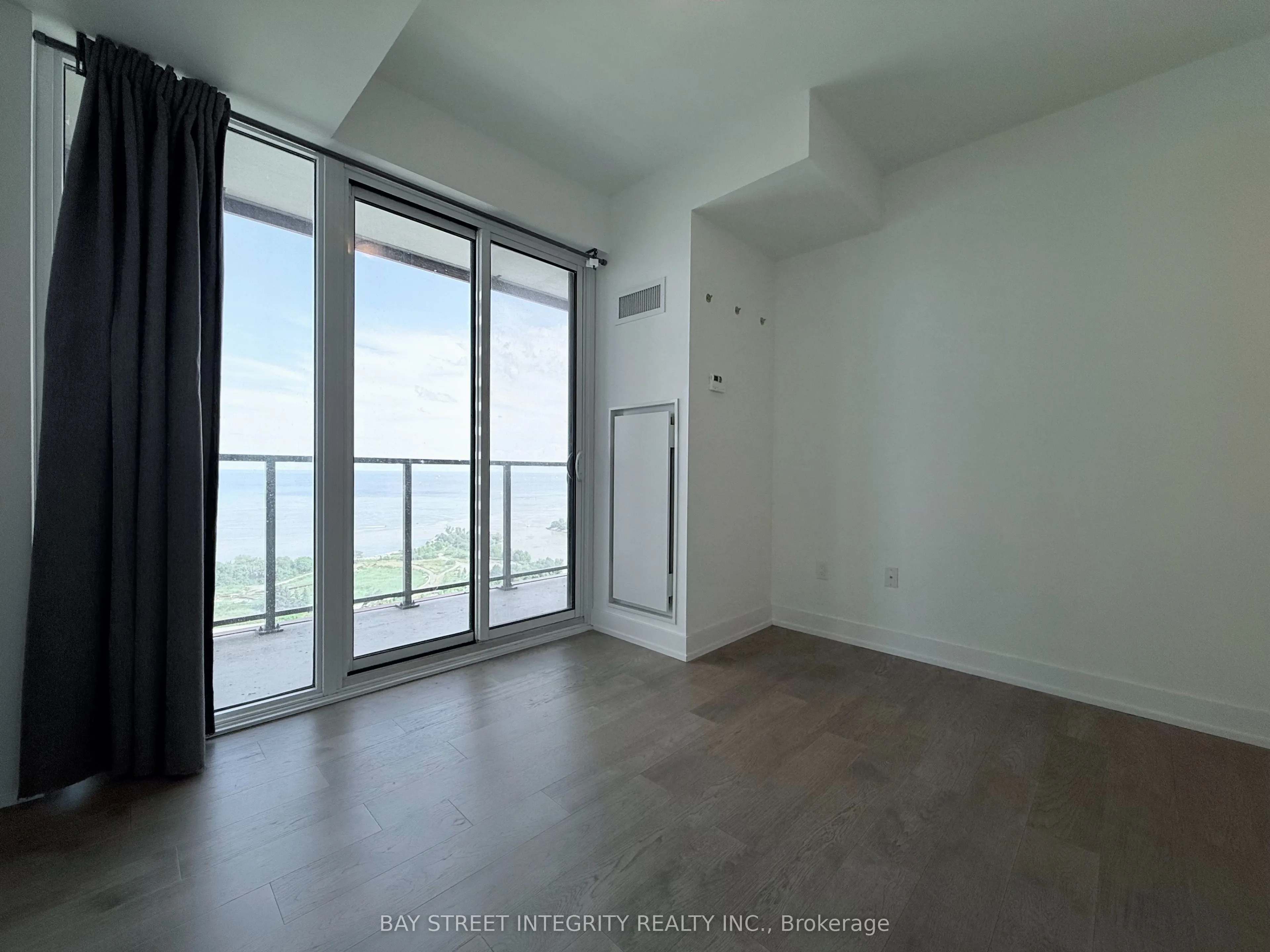 30 Shore Breeze Drive, #2418