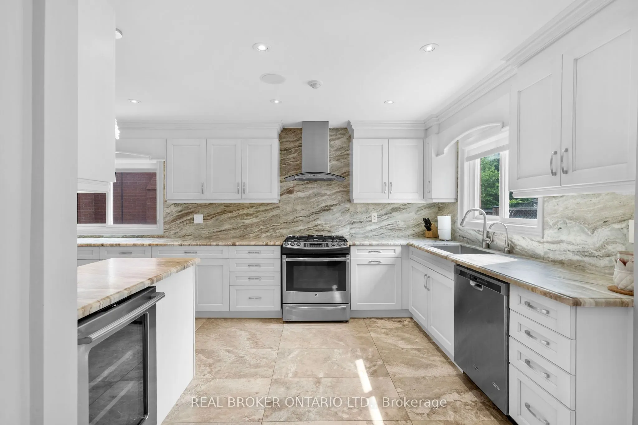 11 Fountainbridge Drive
