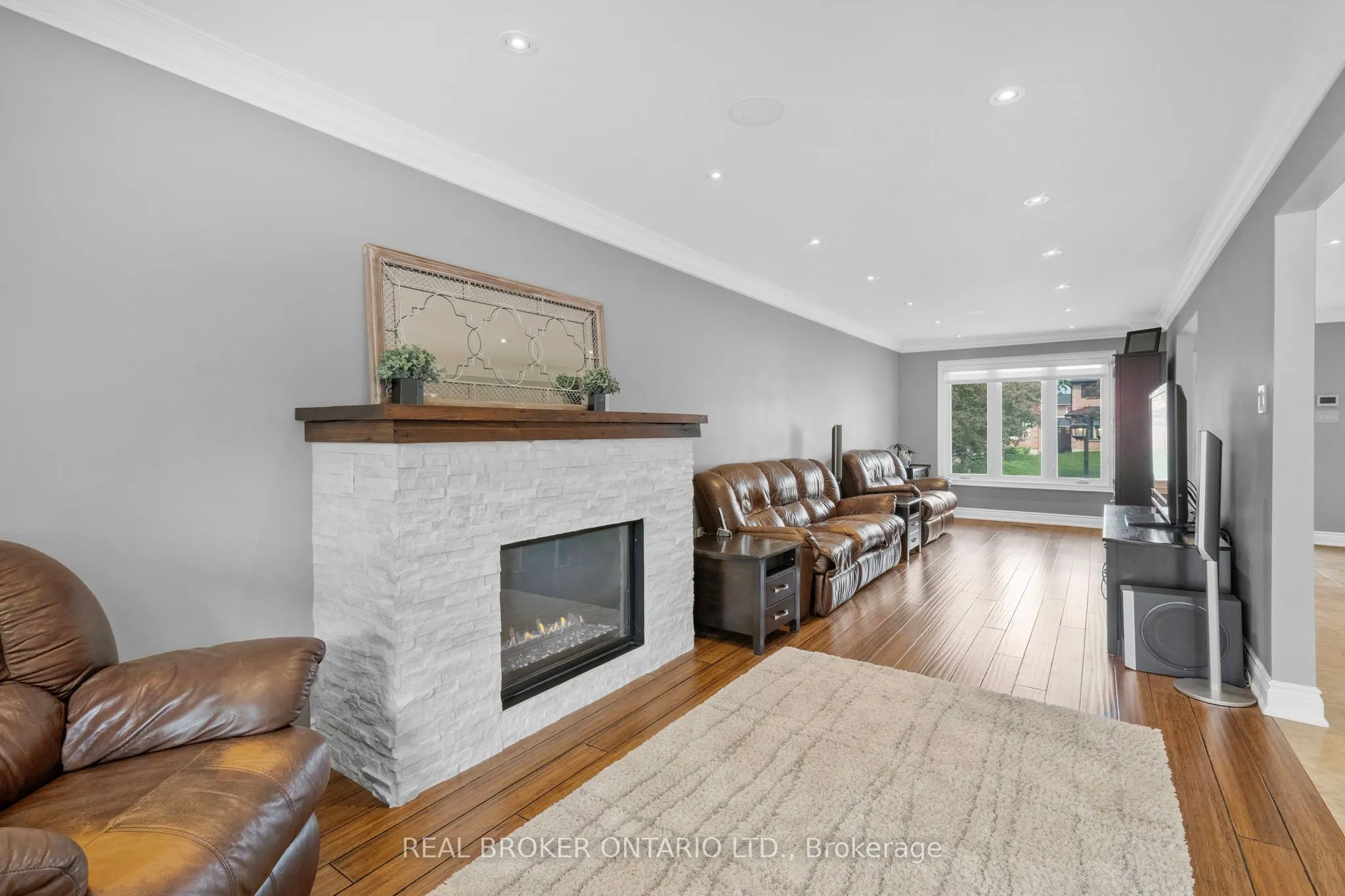 11 Fountainbridge Drive