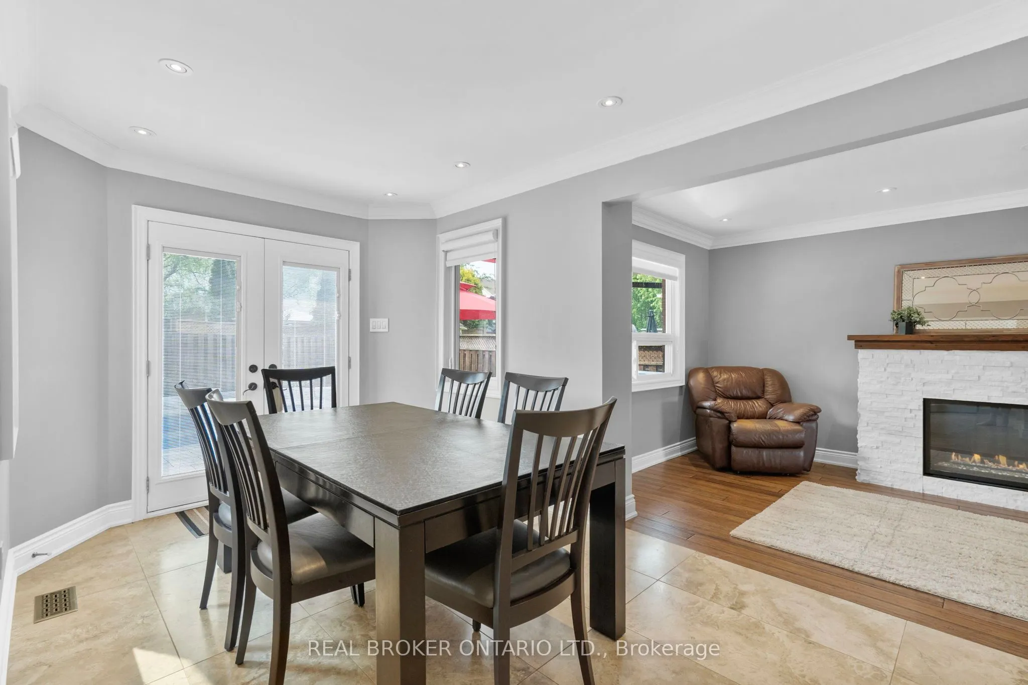 11 Fountainbridge Drive