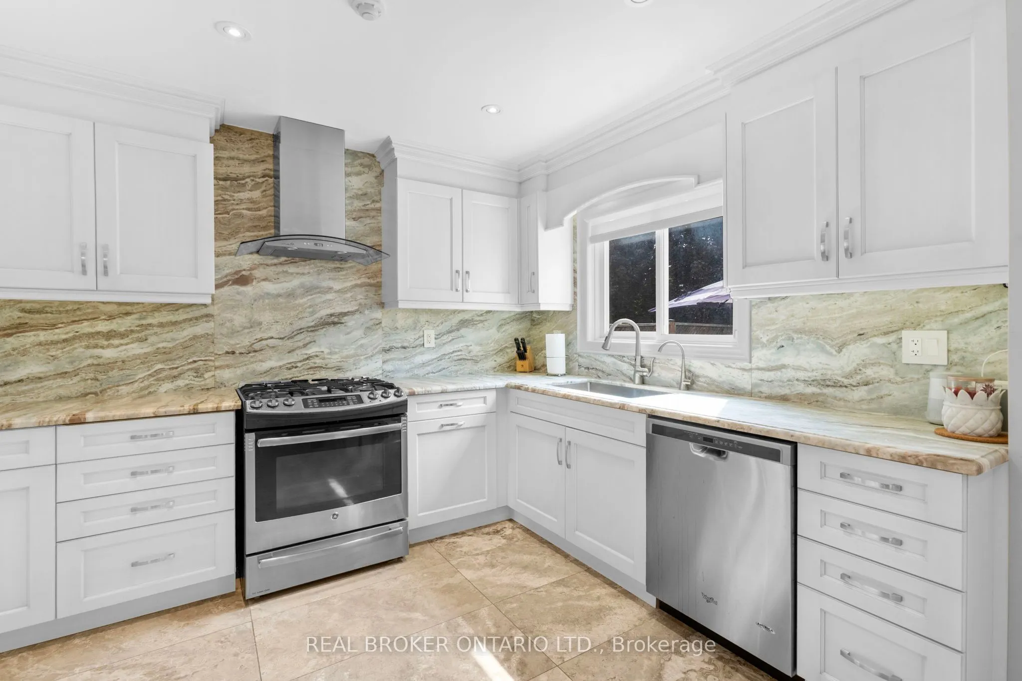 11 Fountainbridge Drive