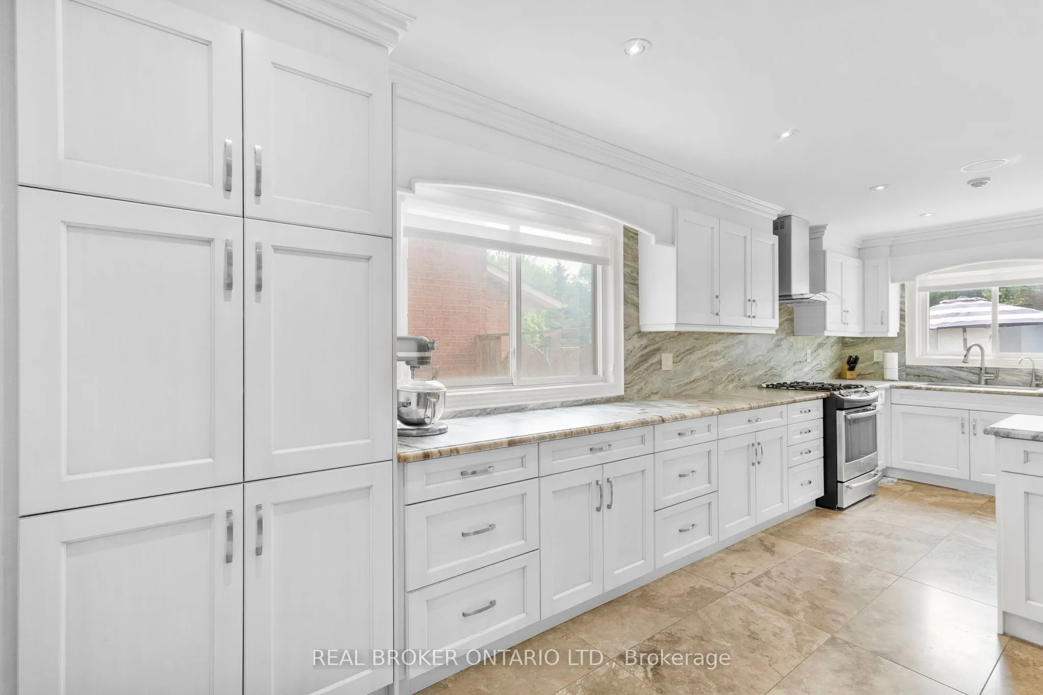 11 Fountainbridge Drive