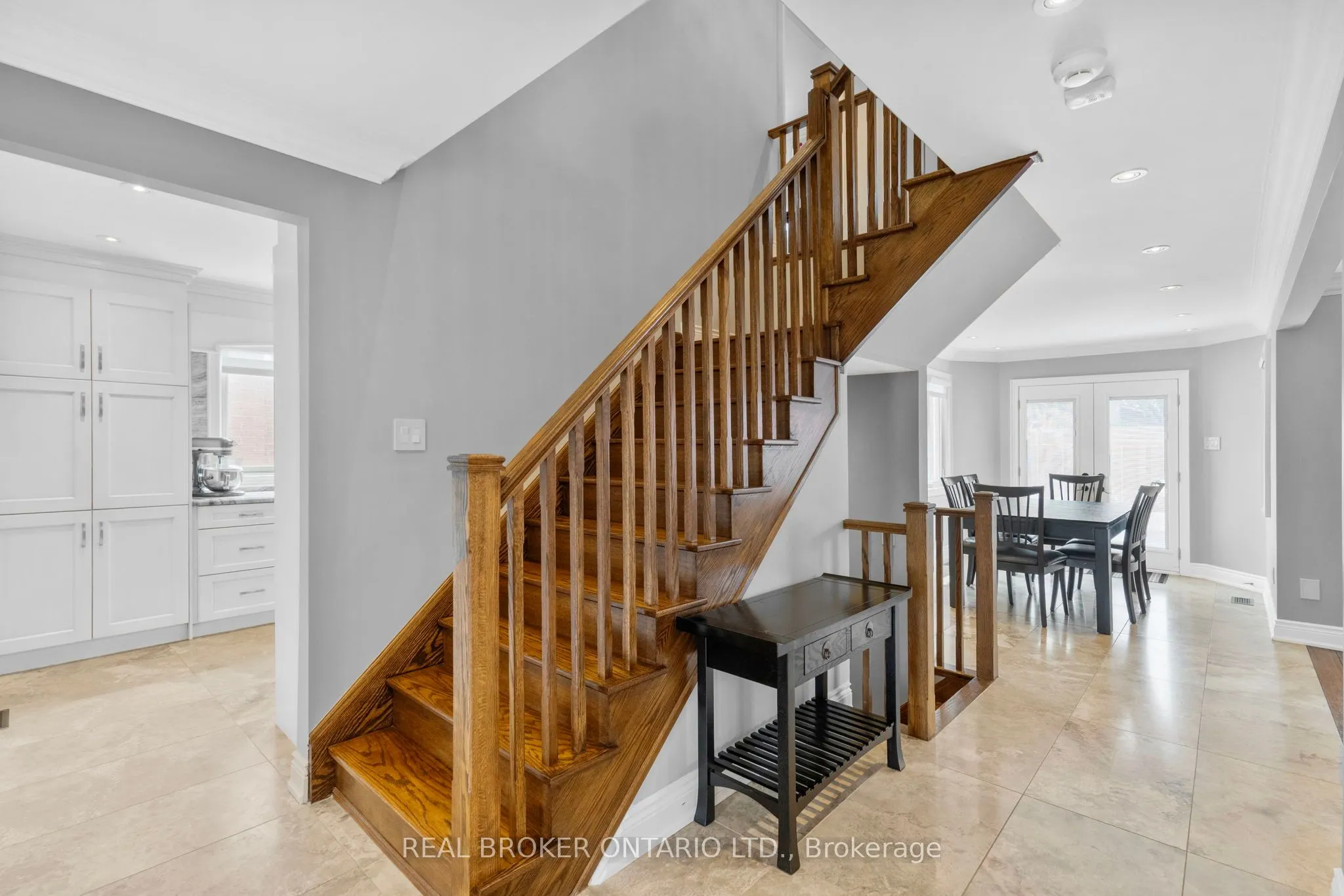 11 Fountainbridge Drive