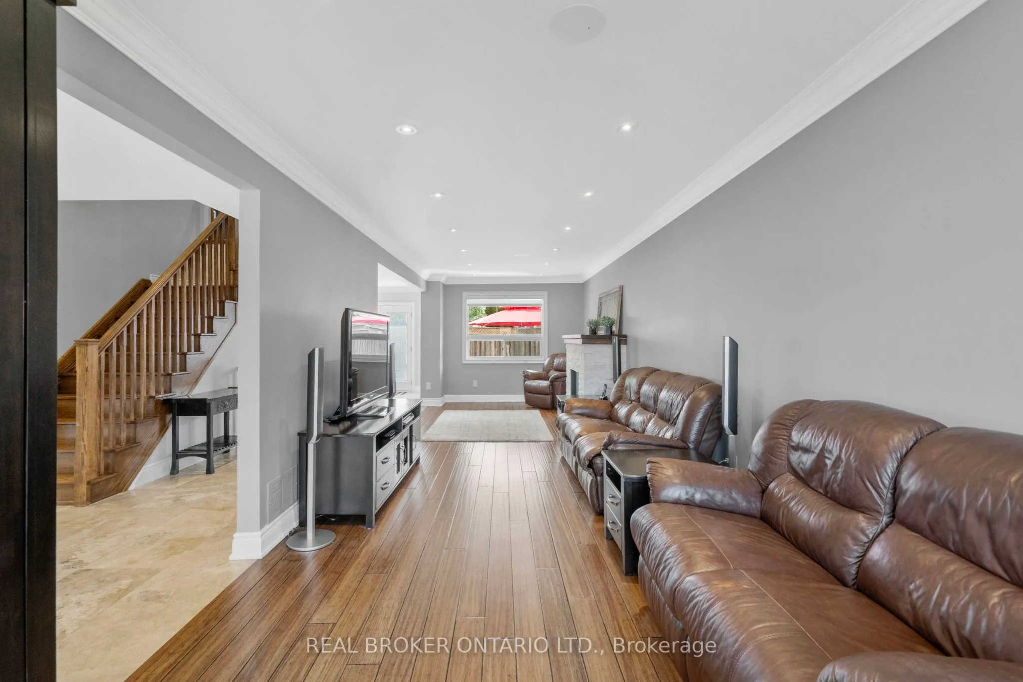 11 Fountainbridge Drive