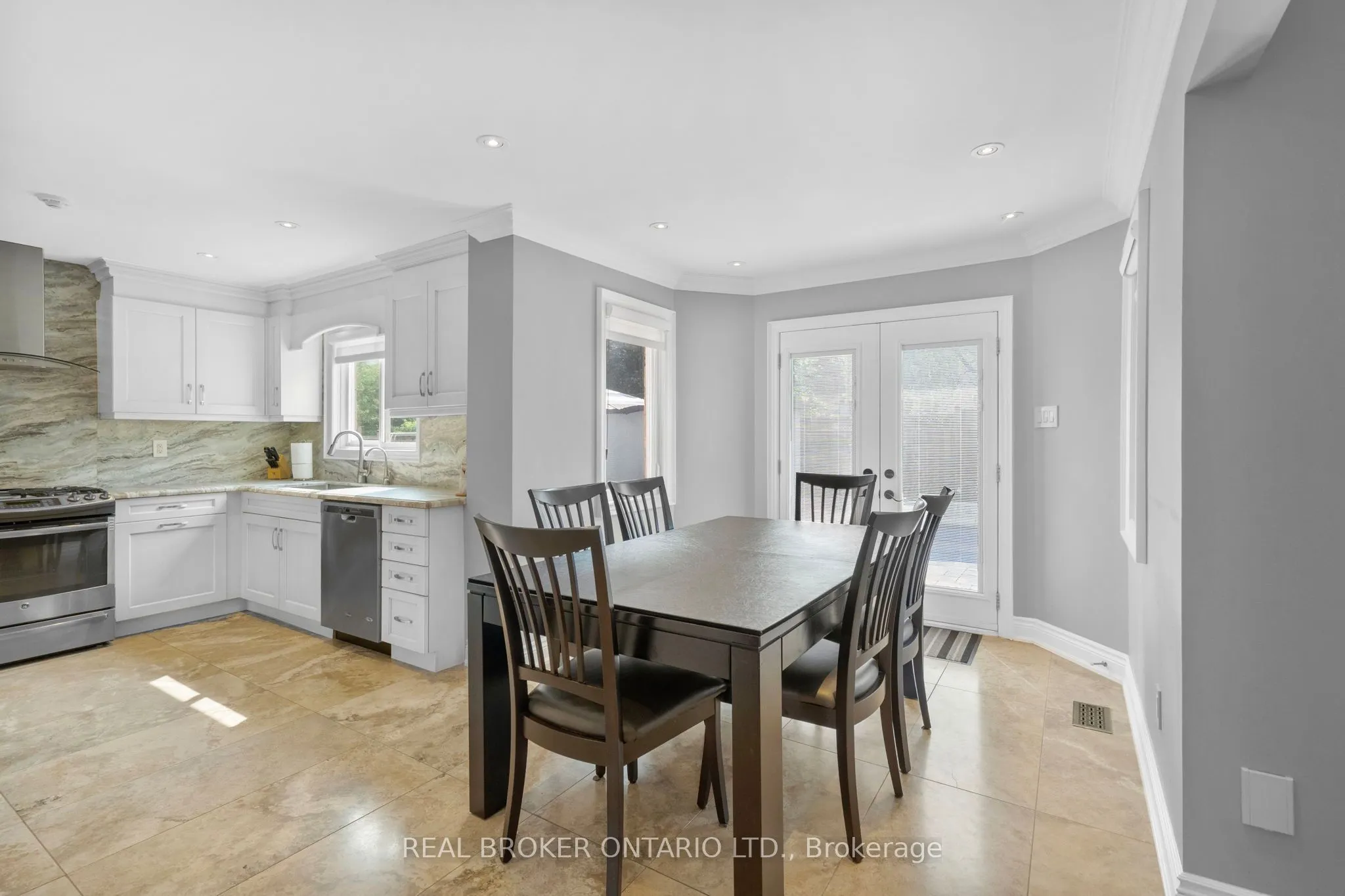 11 Fountainbridge Drive