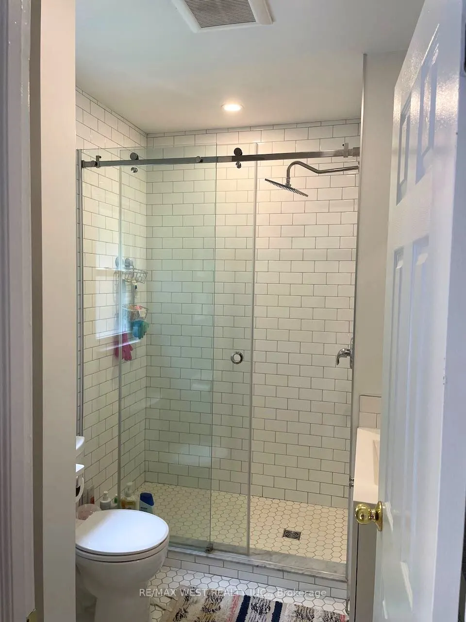 258 South Kingsway, #upper