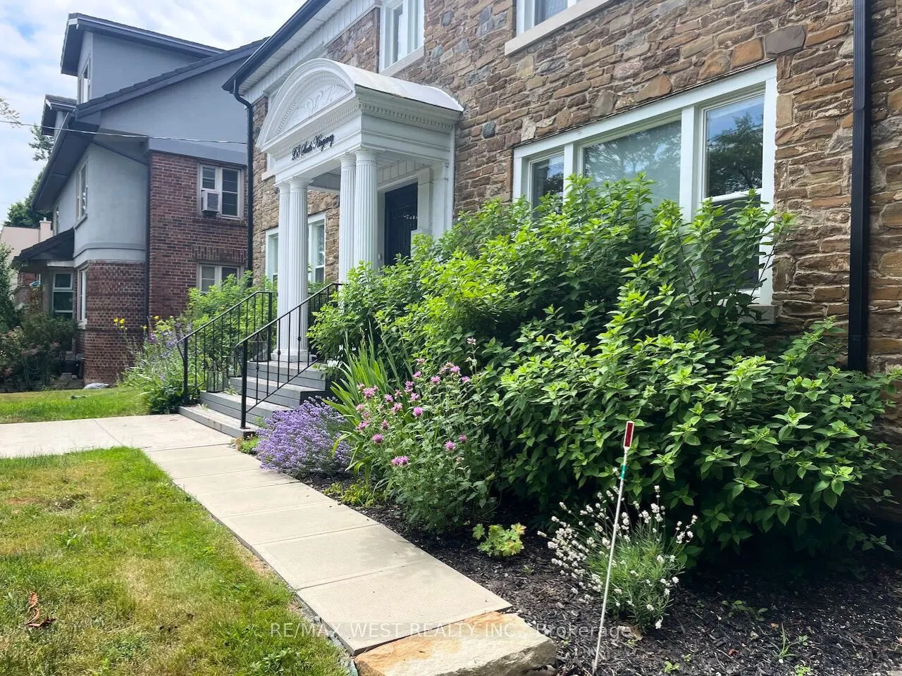 258 South Kingsway, #upper