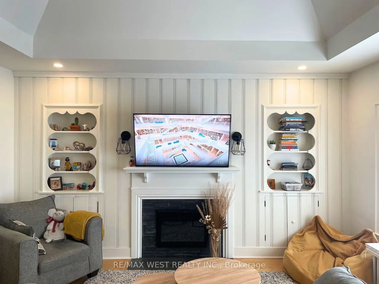 258 South Kingsway, #upper
