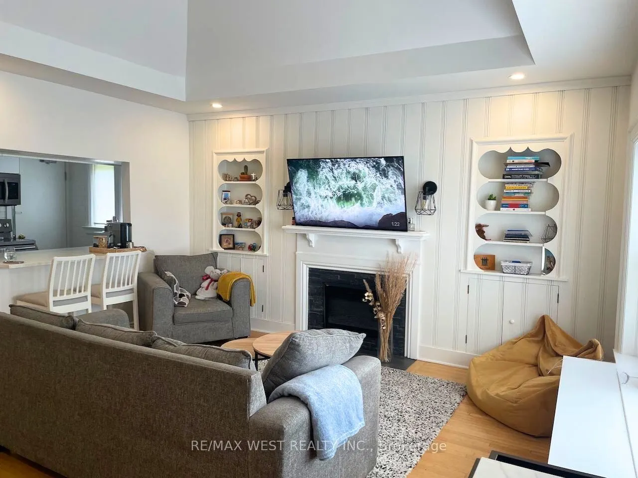 258 South Kingsway, #upper