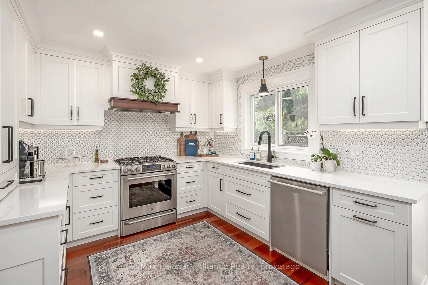 7172 Baywood Court