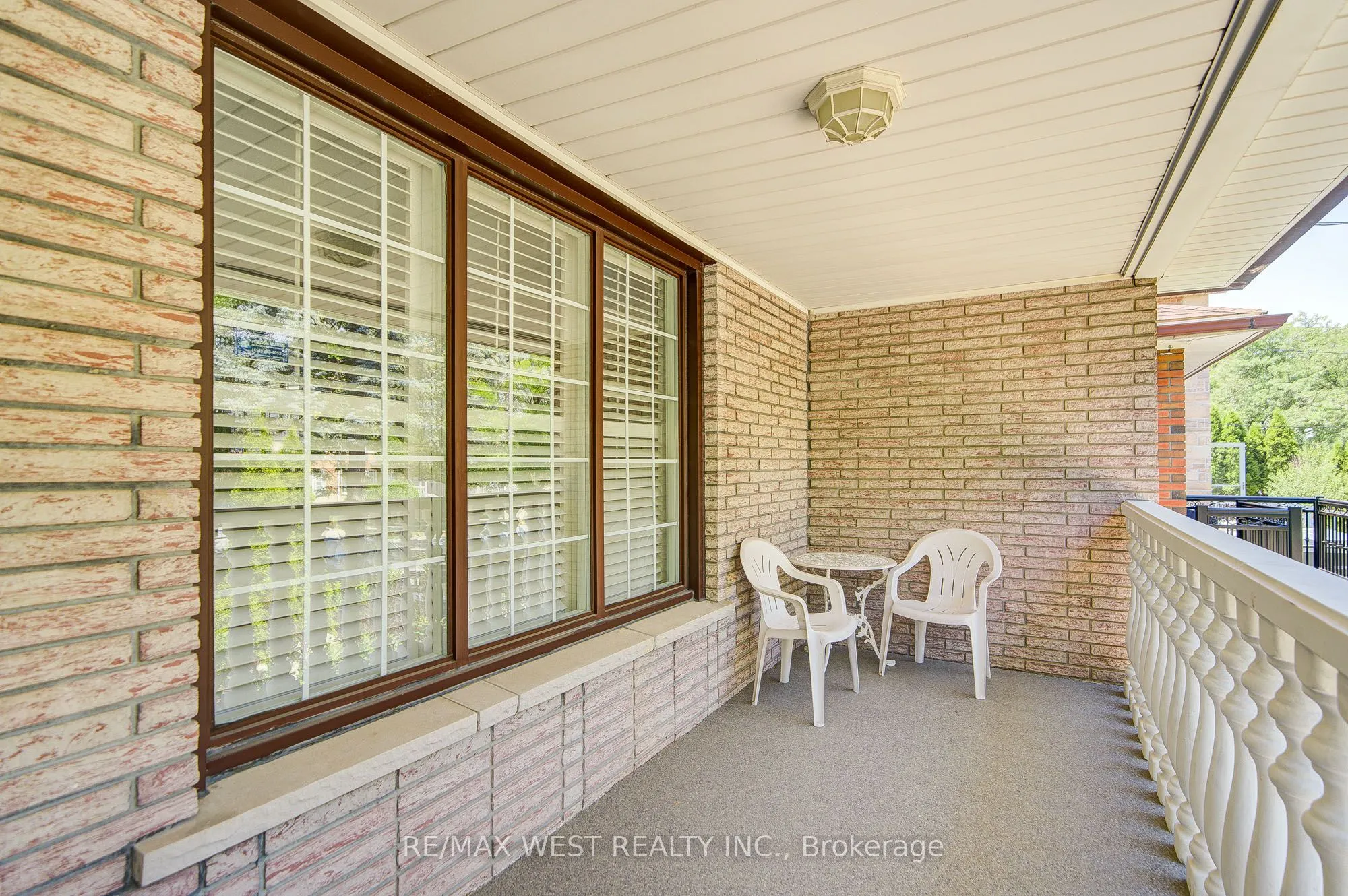 85 Downsview Avenue
