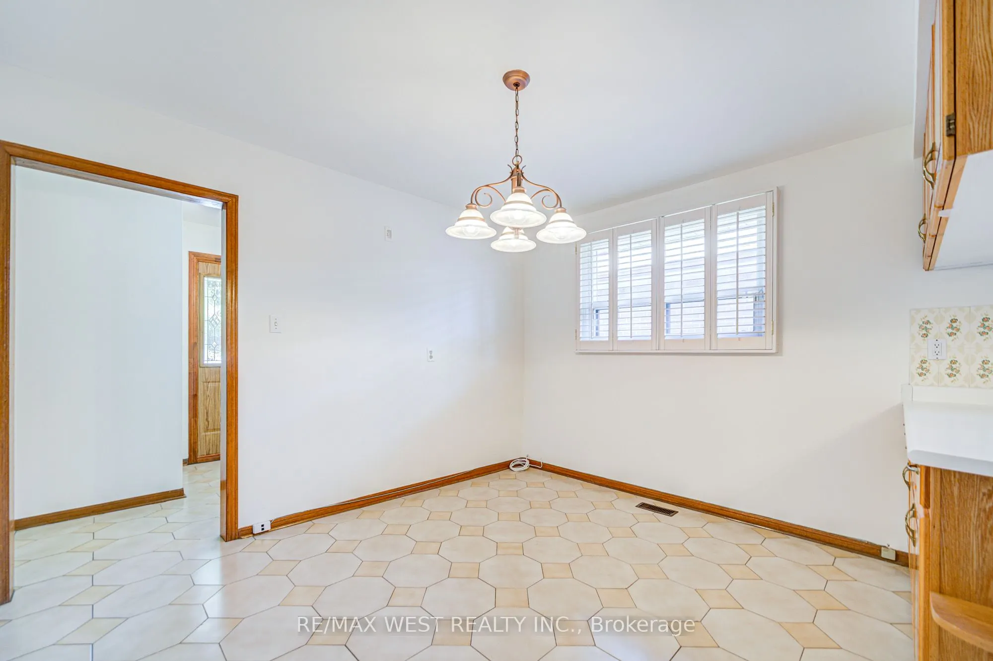 85 Downsview Avenue
