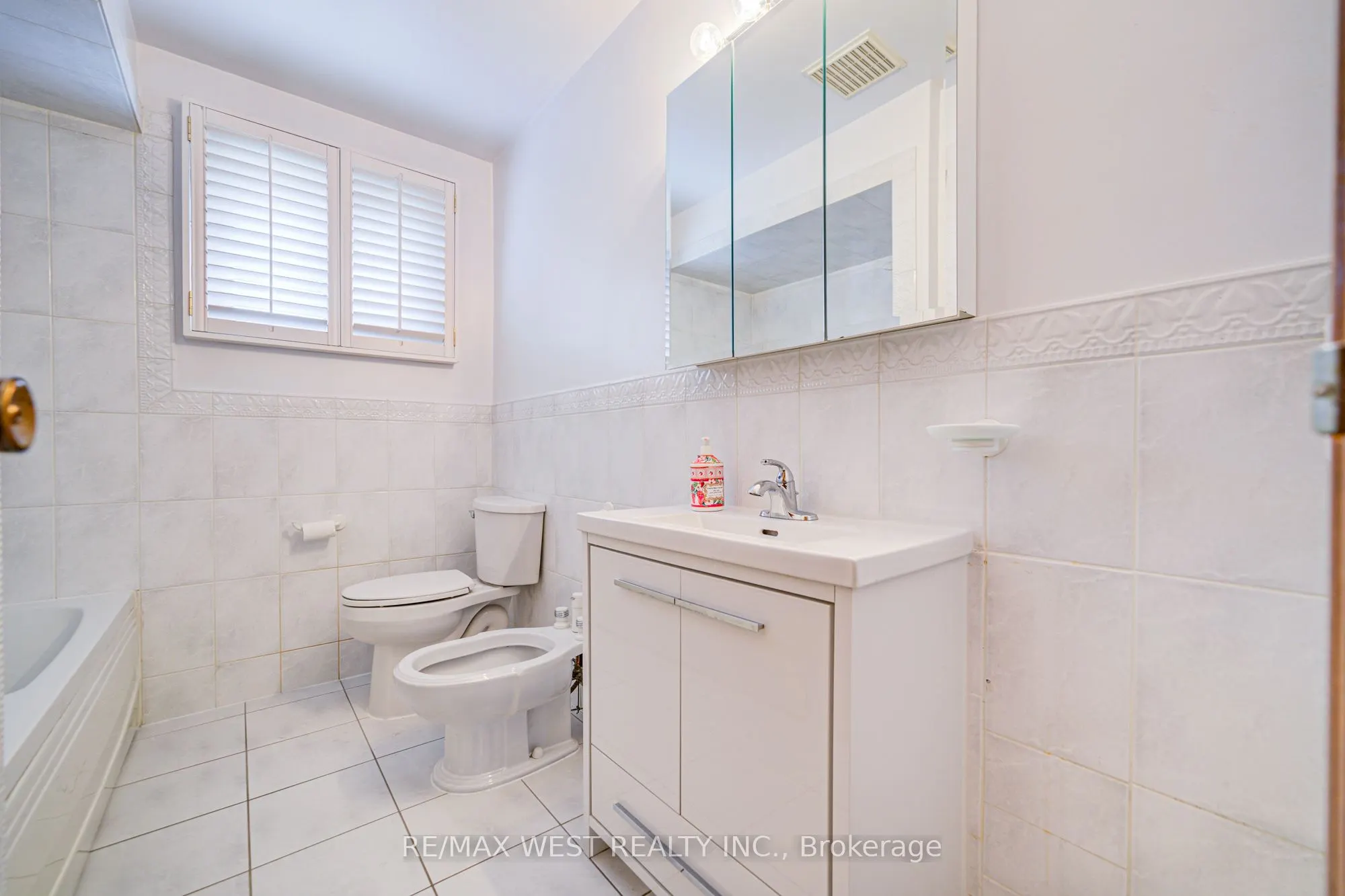 85 Downsview Avenue