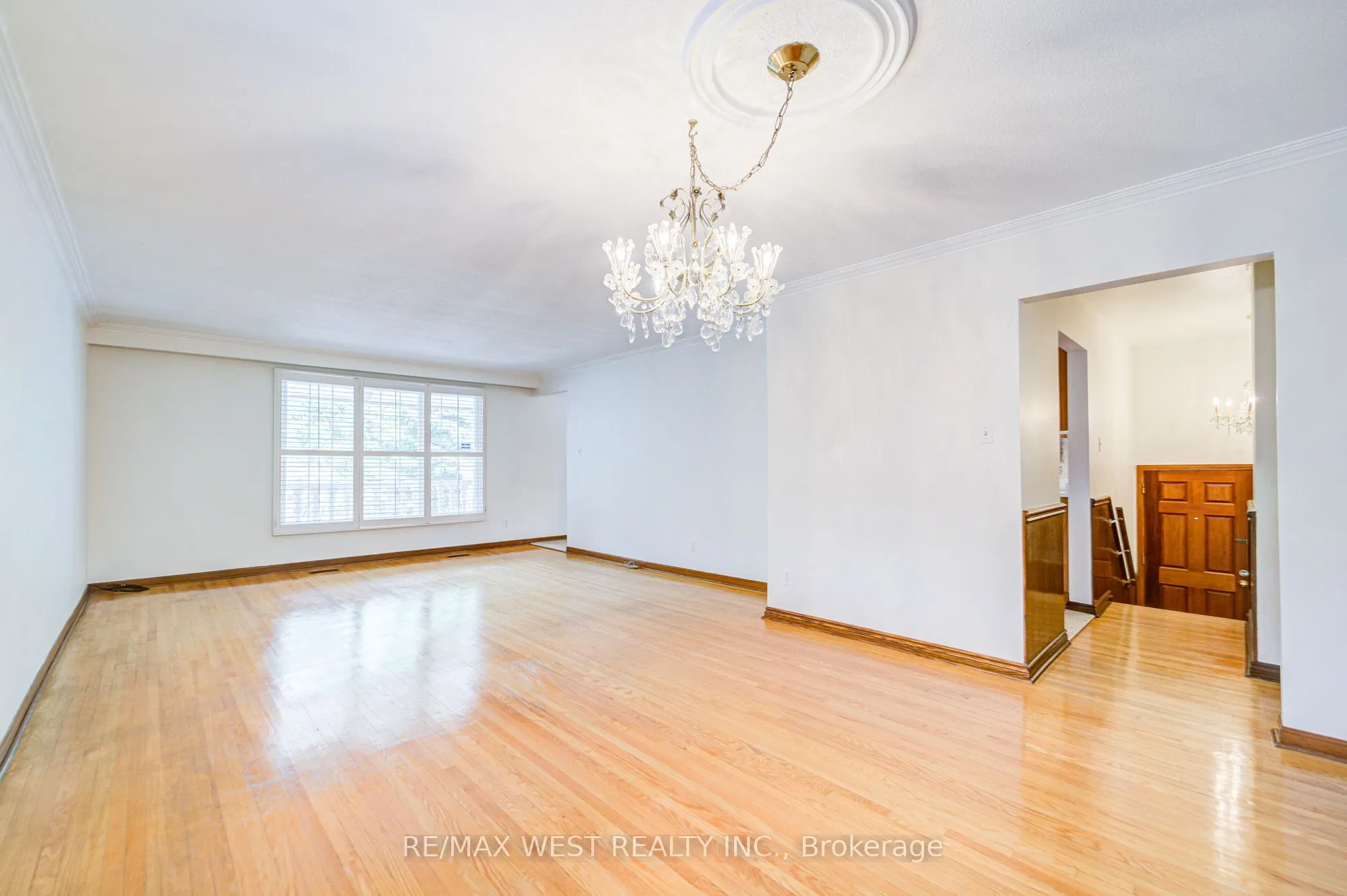 85 Downsview Avenue