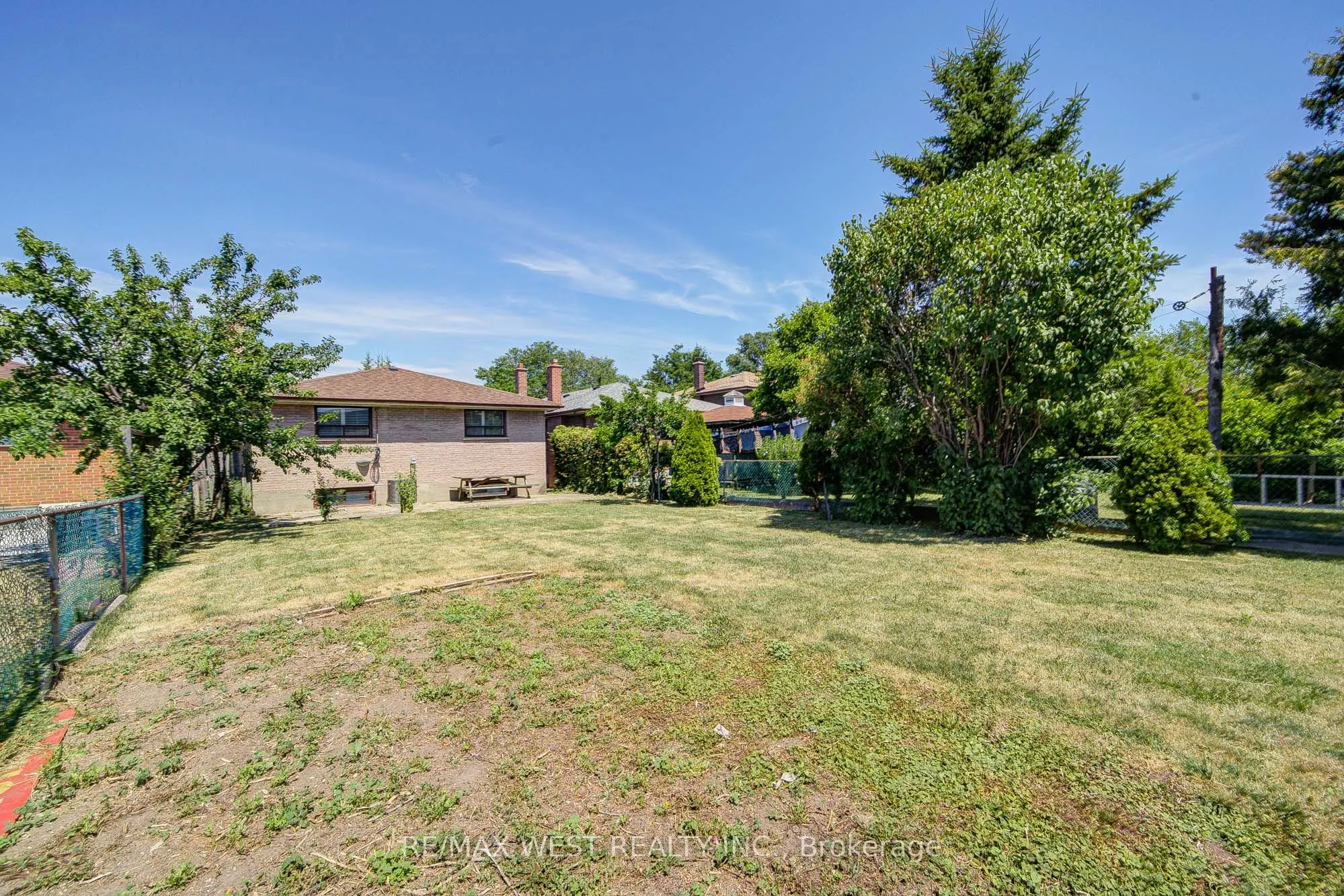 85 Downsview Avenue