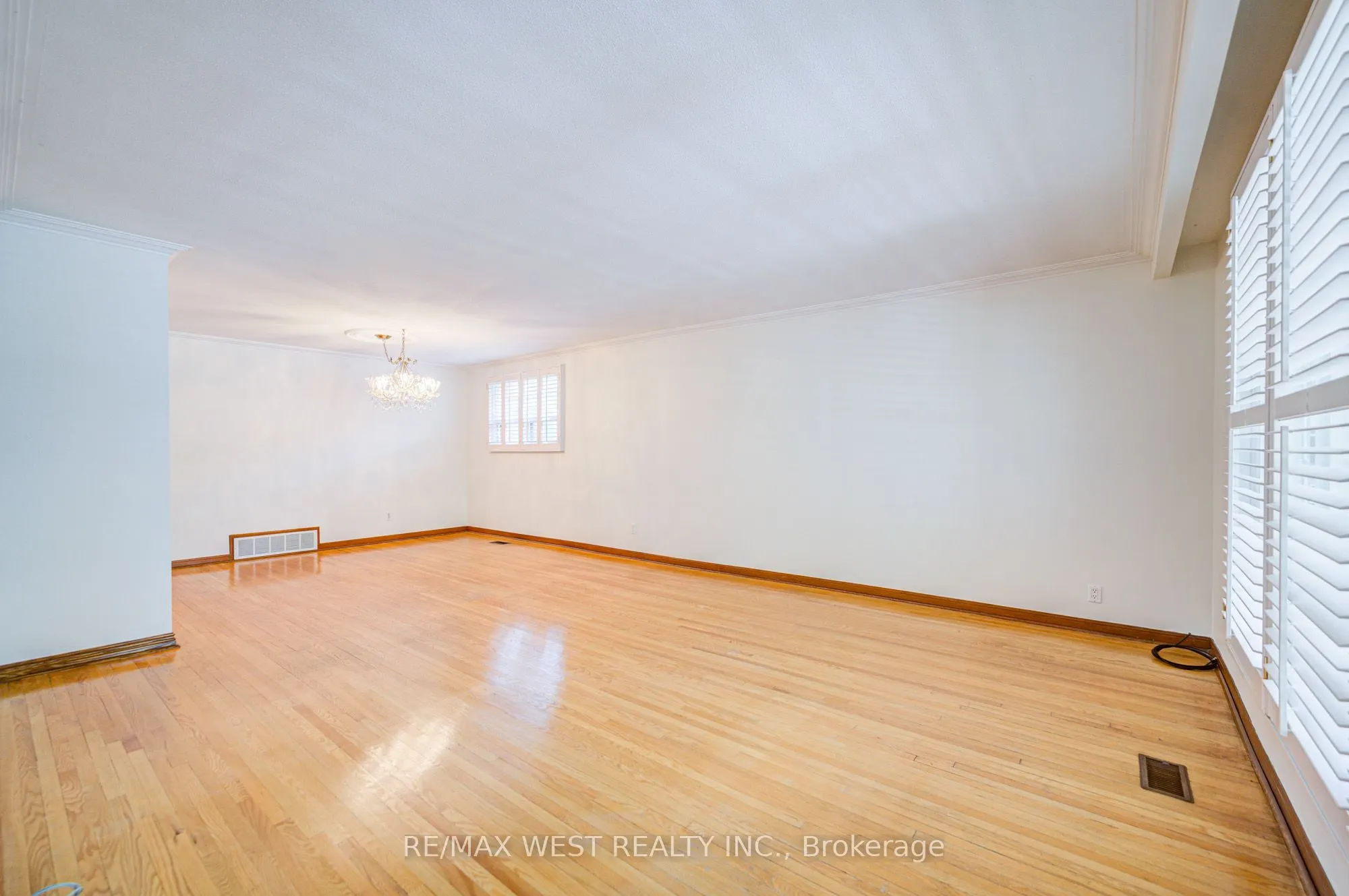 85 Downsview Avenue