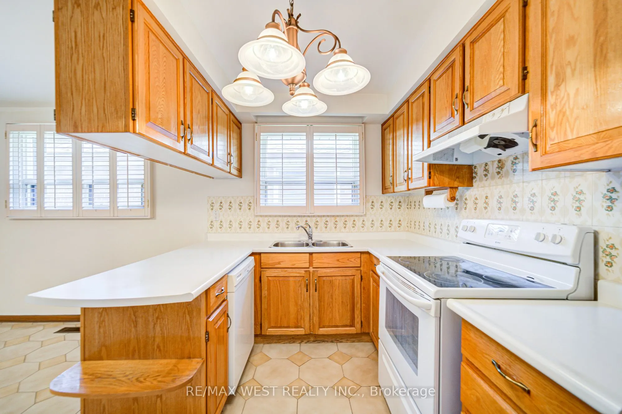 85 Downsview Avenue